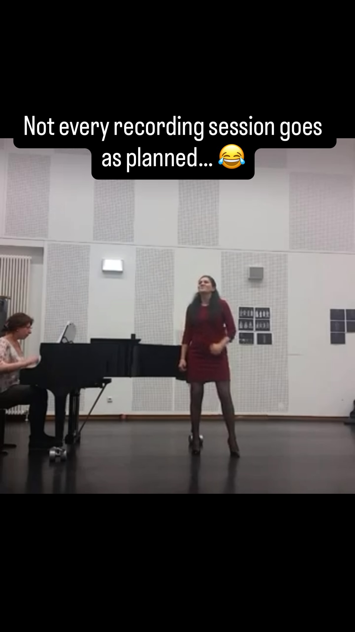 Just found this recording from 2015. We really tried to stay professional… but the piano interlude went so wrong that we couldn’t stop laughing. 😂 Some outtakes are simply too good to stay hidden forever! 🤣🎹 #ClassicalMusic #OperaSinger #BehindTheScenes #Bloopers #MusicianLife