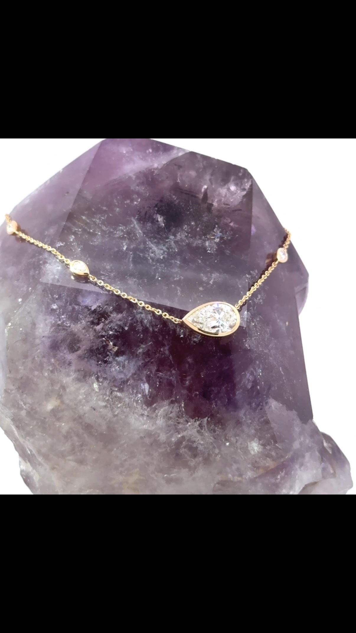 ✨ Say hello to your new signature sparkle!
This 14K yellow gold pear diamond necklace is pure magic—featuring a stunning central pear lab diamond with six matching pear accents dancing along the chain, totaling 2.64 CTW.
Delicate yet bold, ethical yet luxurious.
Light up every room you walk into.
💎 Who else is obsessed with pear shapes? Tag your sparkle squad!
#Northgeorgiadiamond #eastellijay #LabDiamondJewelry #peardiamondnecklace #GoldGlow customjewelry goldnecklace labdiamondnecklace