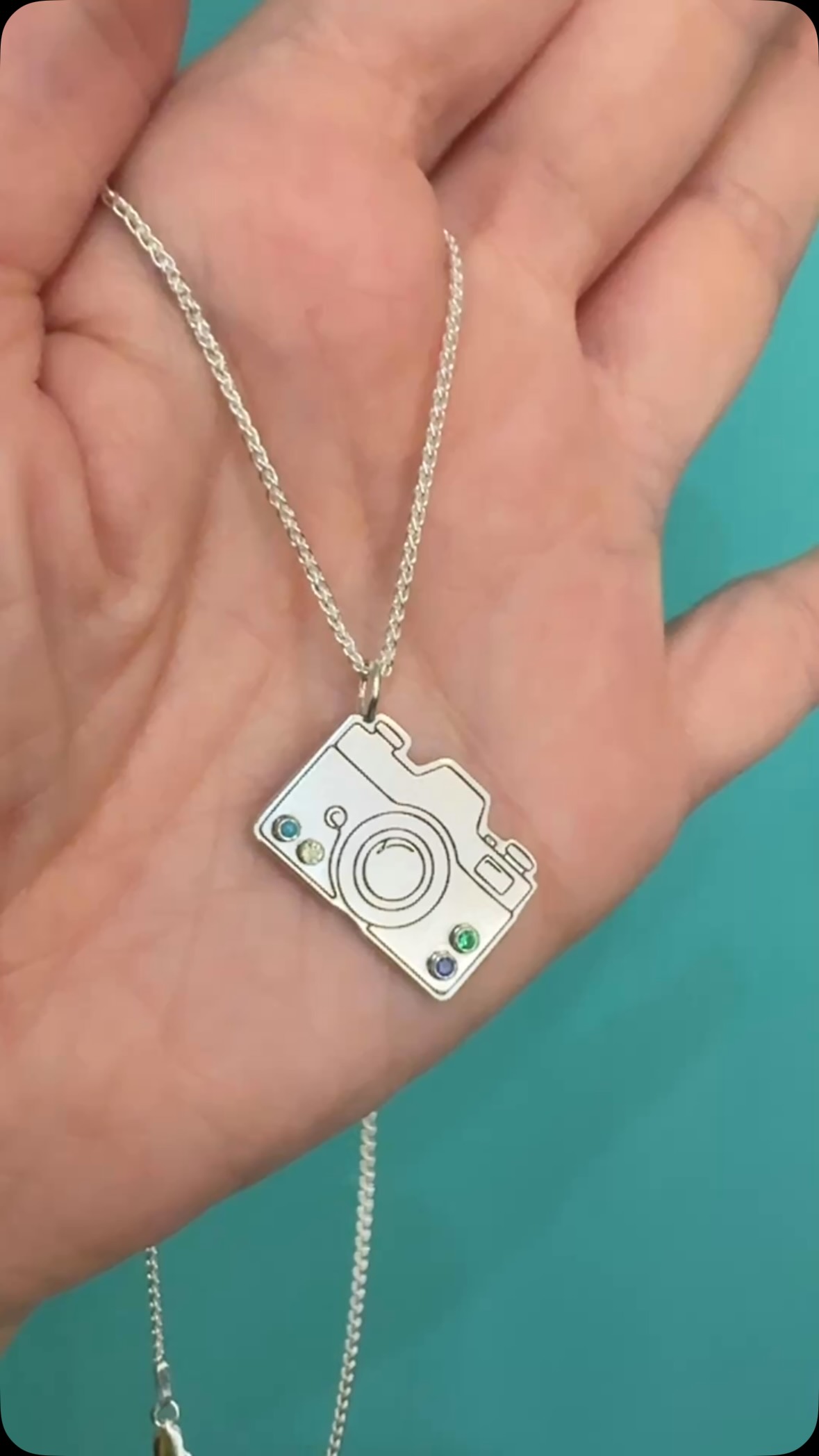 Take a look at this stunning recent bespoke commission that @leomadrew made for one of our lovely customers.
It was made for a special birthday gift, and the silver camera features the customer and her family’s birthstones 😍😍📸📸
#frannyandfiler #jewellery #contemporaryjewellery #handmade #jewelleryshop
