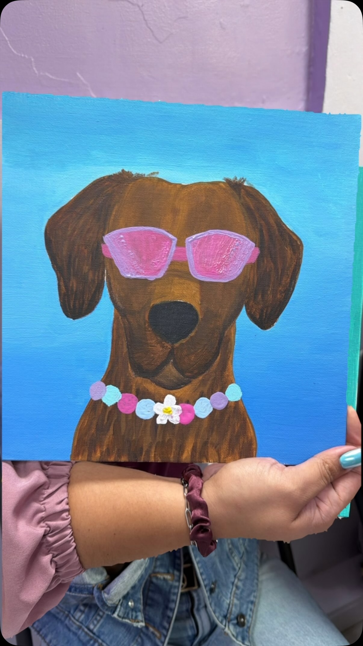 Qué bien la pasamos ayer en nuestro Wine & Paint en @natutreats ! 🍷🎨🐾
Nos encanta crear espacios donde las dog moms puedan conectar, relajarse y sacar su lado creativo (obviamente hablando de perros 😌).
Cada pintura quedó brutal y lo más lindo fue ver cómo cada una le dio su toque personal inspirado en su pupper. 🧡
Gracias a todas las que fueron parte de esta experiencia. Esto es exactamente de lo que se trata Las Motherpuppers: comunidad, conexión y compartir momentos bonitos entre dog moms.
¿Te apuntas al próximo? Comenta con un 🧡 y taggea a la dog mom que llevarías contigo.
#dogmomclub #puertorico #dogmomsofpr #dogmomlife #dogsofpuertorico