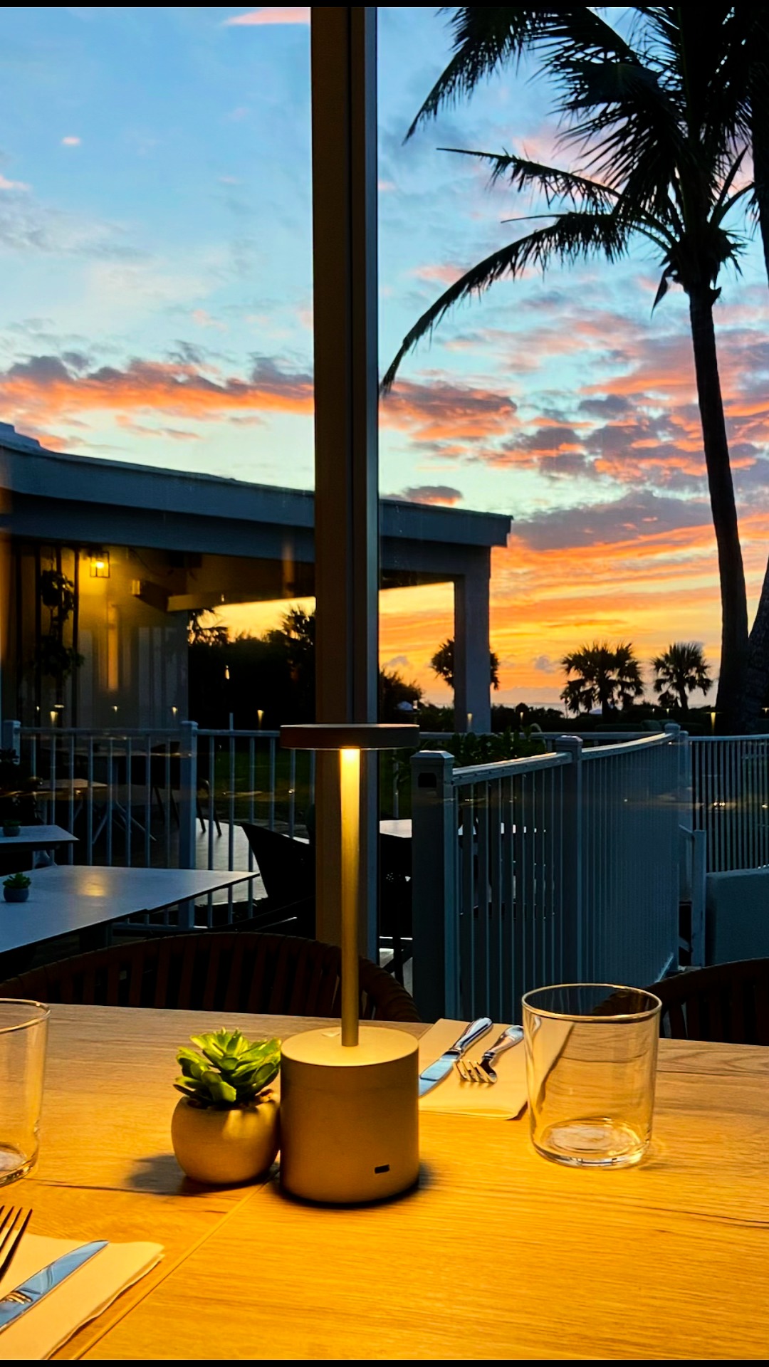 July magic, warm breezes, golden skies, and nowhere else you’d rather be
#Achilles #AchillesBermuda #GoldenHour #JulyMagic #BermudaSunsets #SummerInBermuda #OceanViews #VacationMood #SunsetSeason #IslandLife #BestOfBermuda #AchillesMoments #LetsSunset