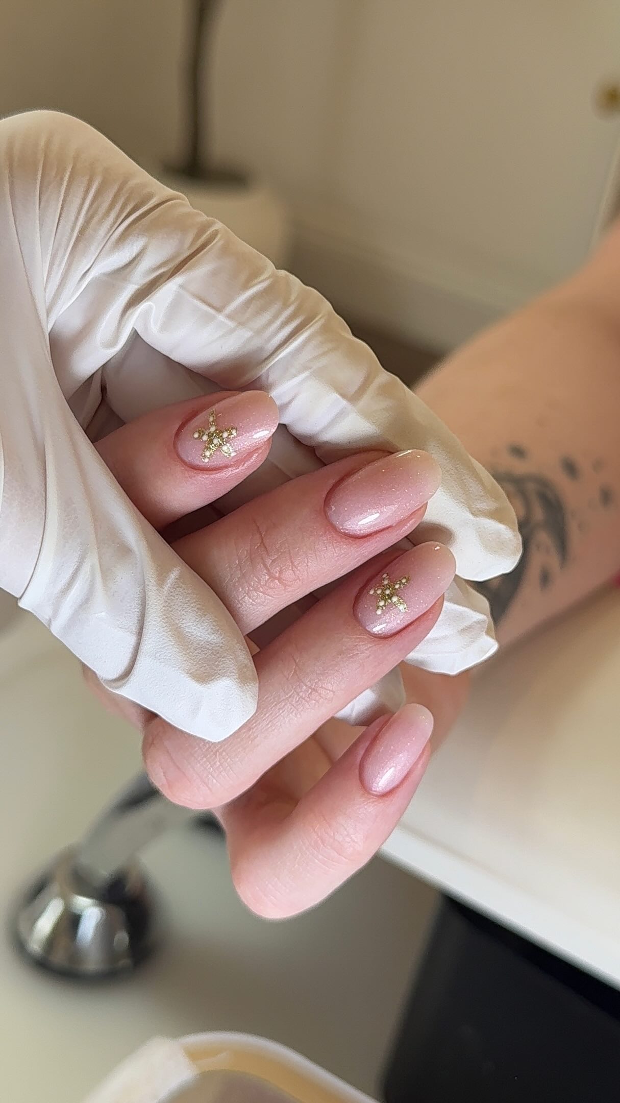 You’re probably over-filing your clients… without realising.
Over-filing isn’t always obvious.
In fact, one of the biggest misconceptions is that you’ll instantly see damage.
Sometimes you won’t.
The problem is that repeated trauma to the natural nail can build up over multiple appointments, especially if the same areas are being filed unnecessarily every single visit.
Signs that over-filing may be happening include:
-thinning of the nail plate
-increased sensitivity
-rings of fire
-weakened nails
-excessive flexibility
-discomfort during filing
And here’s the important part…
Over-filing isn’t just caused by an e-file.
It can happen with a hand file too.
The tool isn’t the problem.
Technique is.
Understanding how much product needs removing, choosing the correct grit, using the right pressure, and knowing when to stop are all part of working safely.
One of the biggest changes in my own career was learning that more filing doesn’t equal better prep.
Now, I focus on preserving the natural nail wherever possible.
Because beautiful nails should never come at the expense of healthy ones.
#nailtech #naileducation #efile