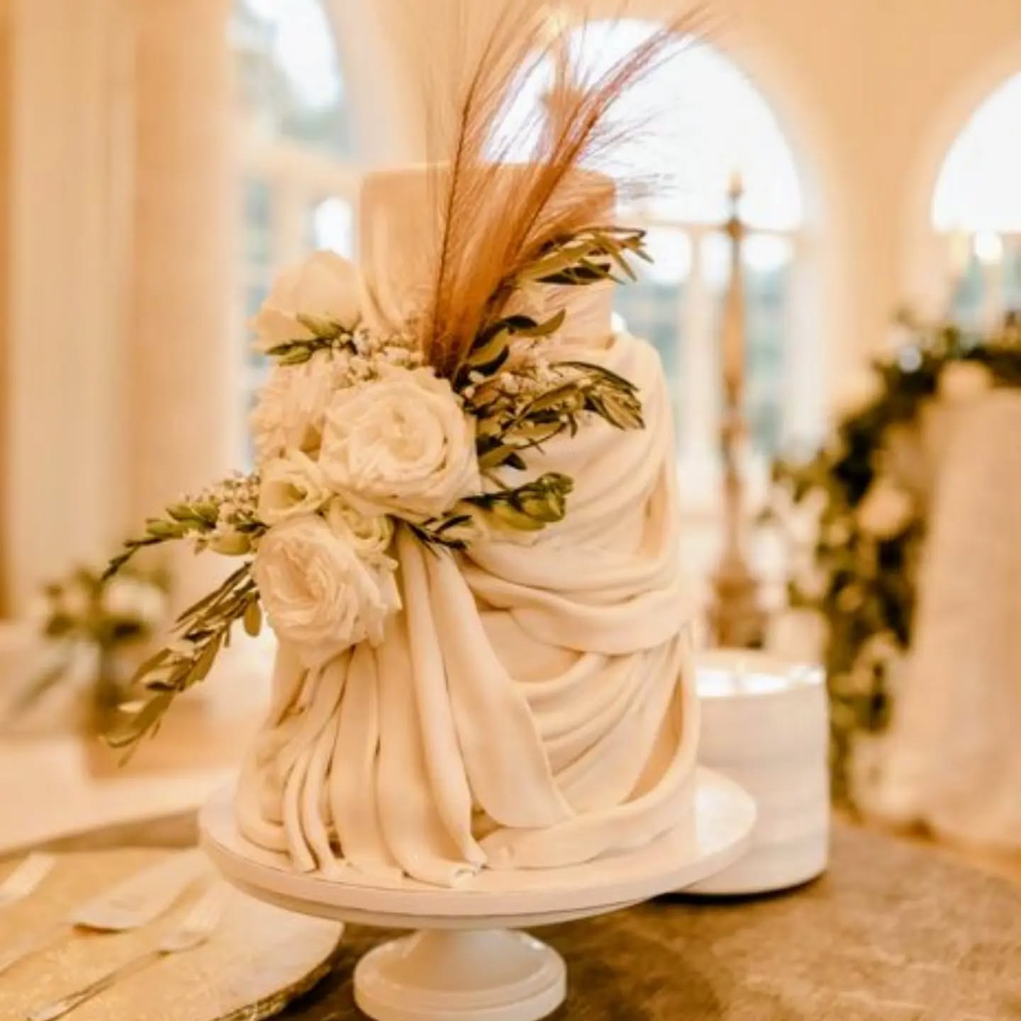 ✨Effortlessly elegant with a touch of boho charm. 🤍✨
This ivory fondant wedding cake was designed with soft, graceful draping to create a timeless silhouette, while delicate pampas grass adds the perfect summery, free-spirited touch.
Set against the beautiful backdrop of Morais Vineyards, every detail came together for a celebration that felt both sophisticated and romantic.
There's something so special about blending classic elegance with modern boho style—simple, refined, and unforgettable.
#cakebee🐝🍫🍰 #thecakebee #VirginiaWeddingCake #LuxuryWeddingCake #FineArtCake
