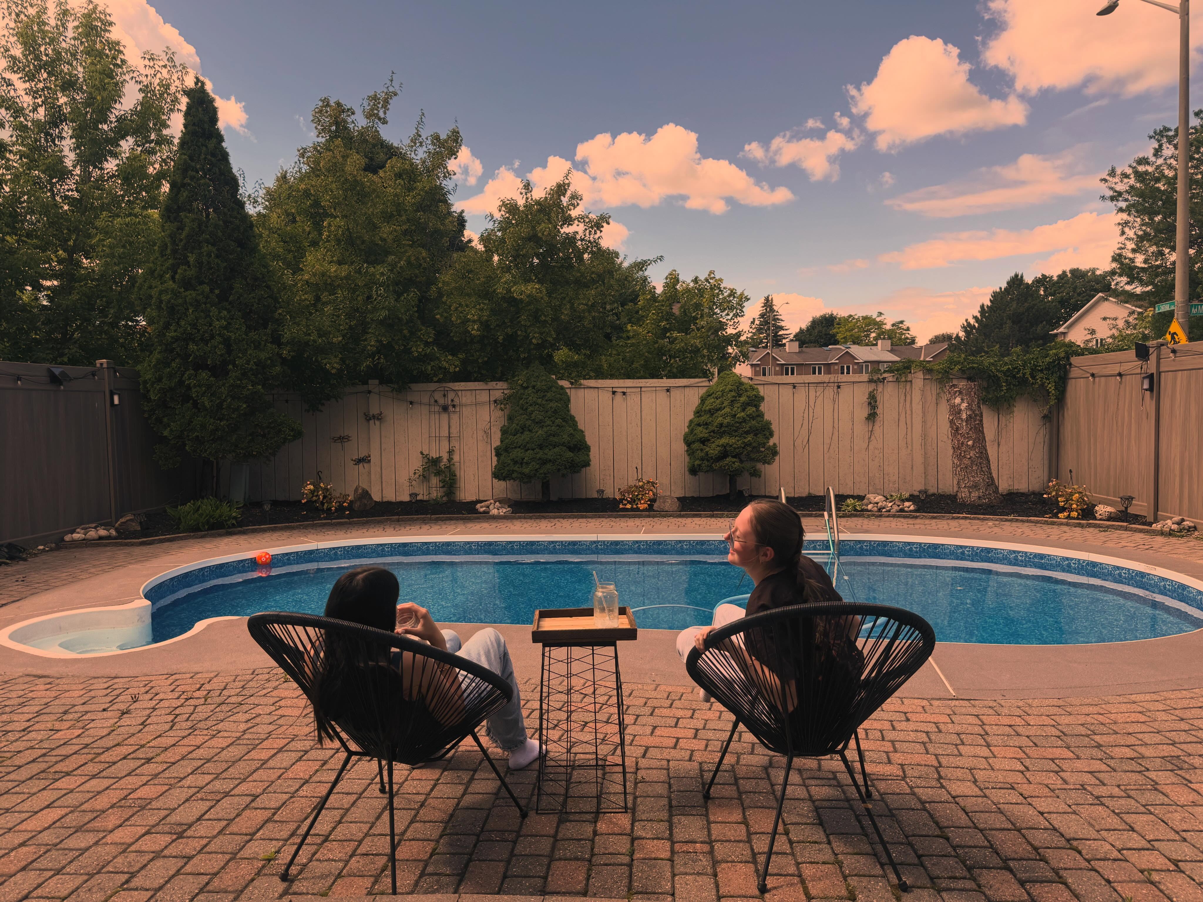 Heads up – it is officially summer break over here! ☀️That means: 1) I’m taking every other week off, 2) Y’all need to be hyper vigilant with your post procedure aftercare, and 3) it’s iced coffee season to all who celebrate! ☕️🏊♀️
