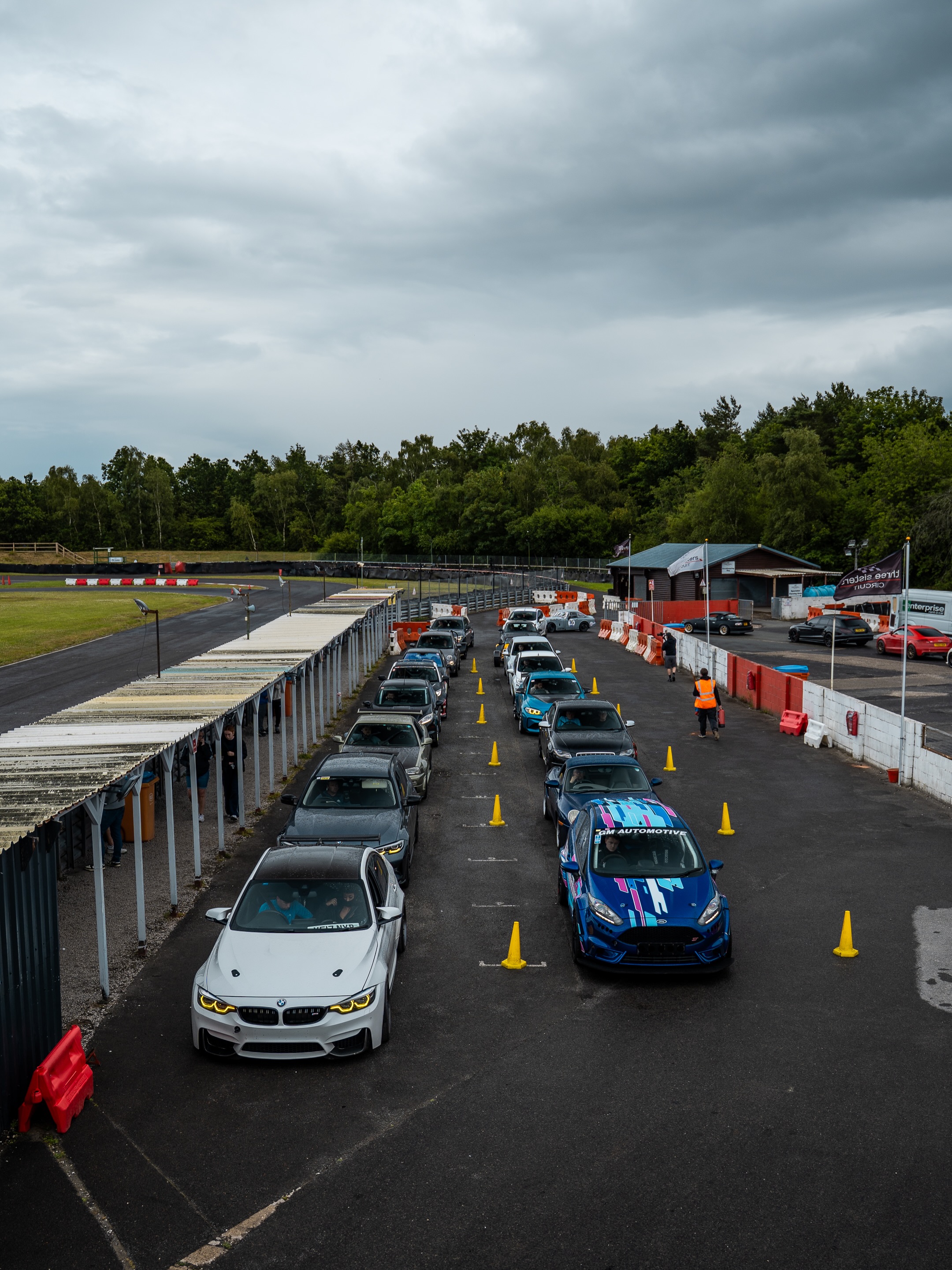 The seasons were changing faster than Forza Horizon last night, but that wasn’t enough to stop us! 👏🔥
A huge thank you to everyone who came along to our track evening at Three Sisters. The weather definitely kept us guessing, but we hope you all had an amazing time regardless! 🙌
The full event gallery is now live:
www.wheelsupnorth.co.uk/gallery
#WheelsUpNorth #ThreeSistersCircuit #TrackEvening #TrackDay