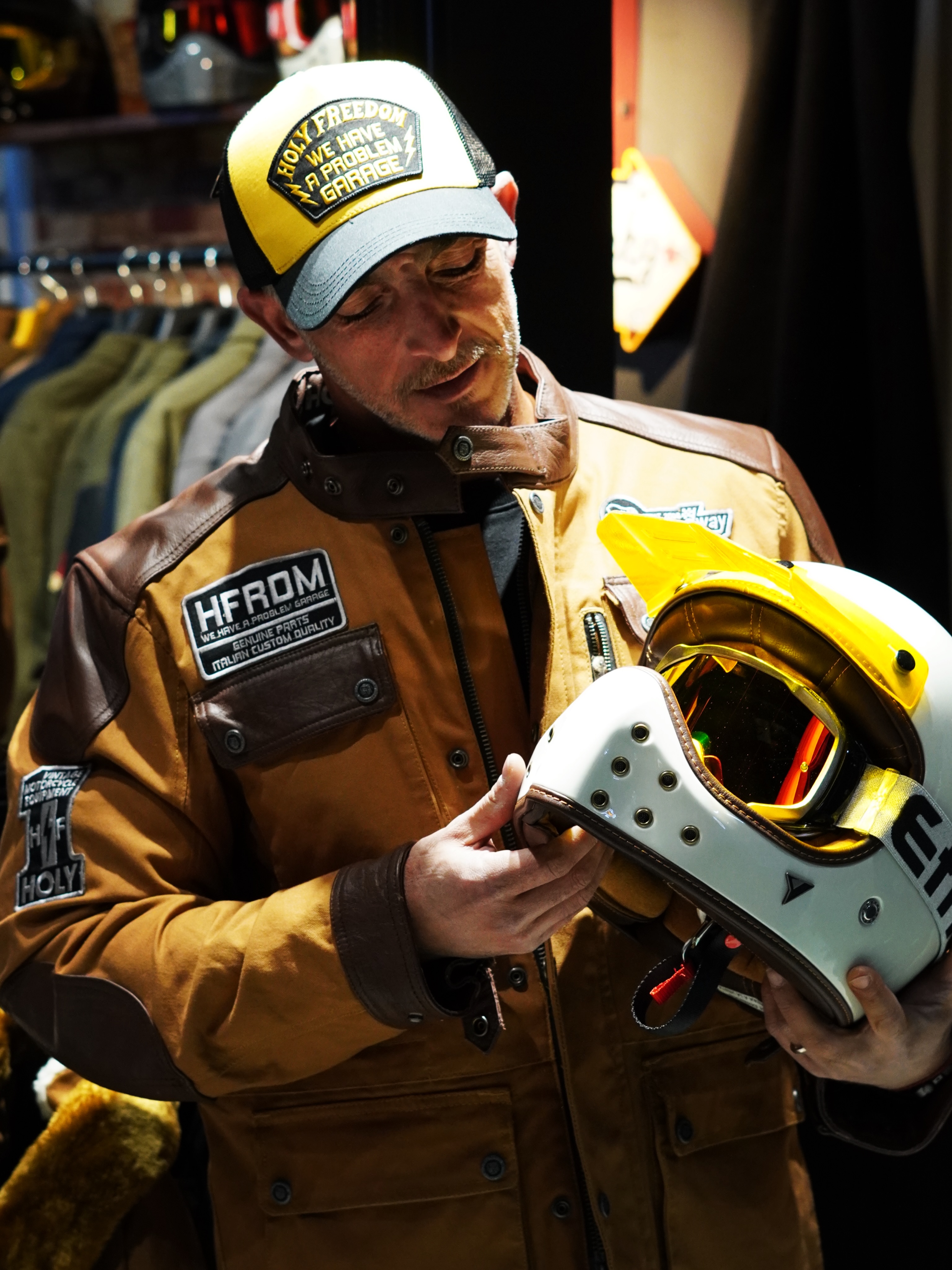 Avenida Vitacura 9033📍🇨🇱⚡️Chaqueta Holyfreedom Evo Waxed Havana⚡️Estilo, Seguridad y Calidad con el mejor diseño Italiano 🇮🇹
.
.
.
#motybamotos #chaquetamoto #moto #motos #triumph