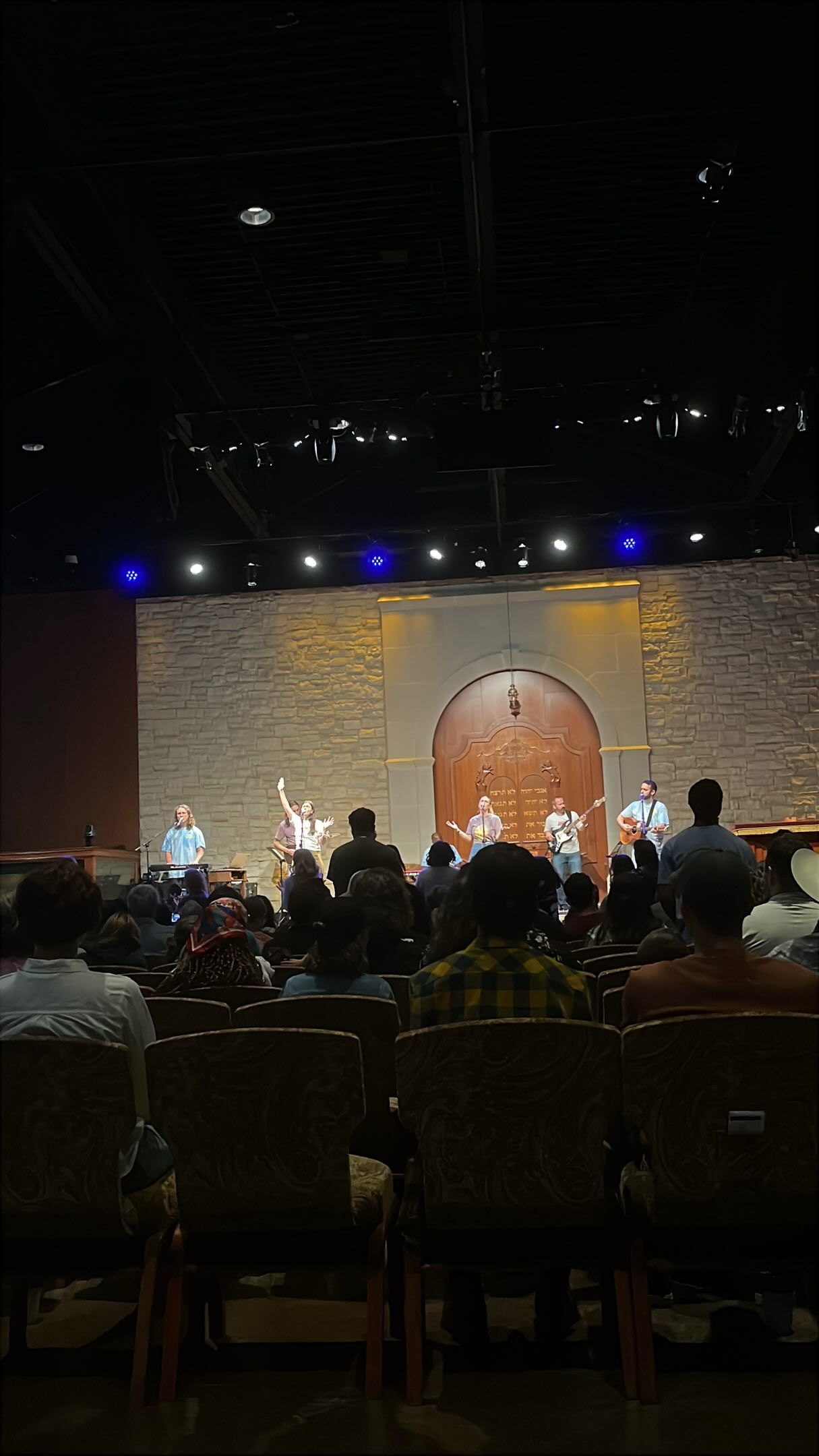 What a beautiful and powerful worship night with Solu Israel! 🎶🤍🕊️
I can’t get over the lyrics - it’s truly amazing the love that the Father has for us. That Yeshua has for us. And how He gives us beauty for ashes.
@soluisrael @rebekahwagnerdavis @sarahabi456 @shilo.benhod @levidavi.s