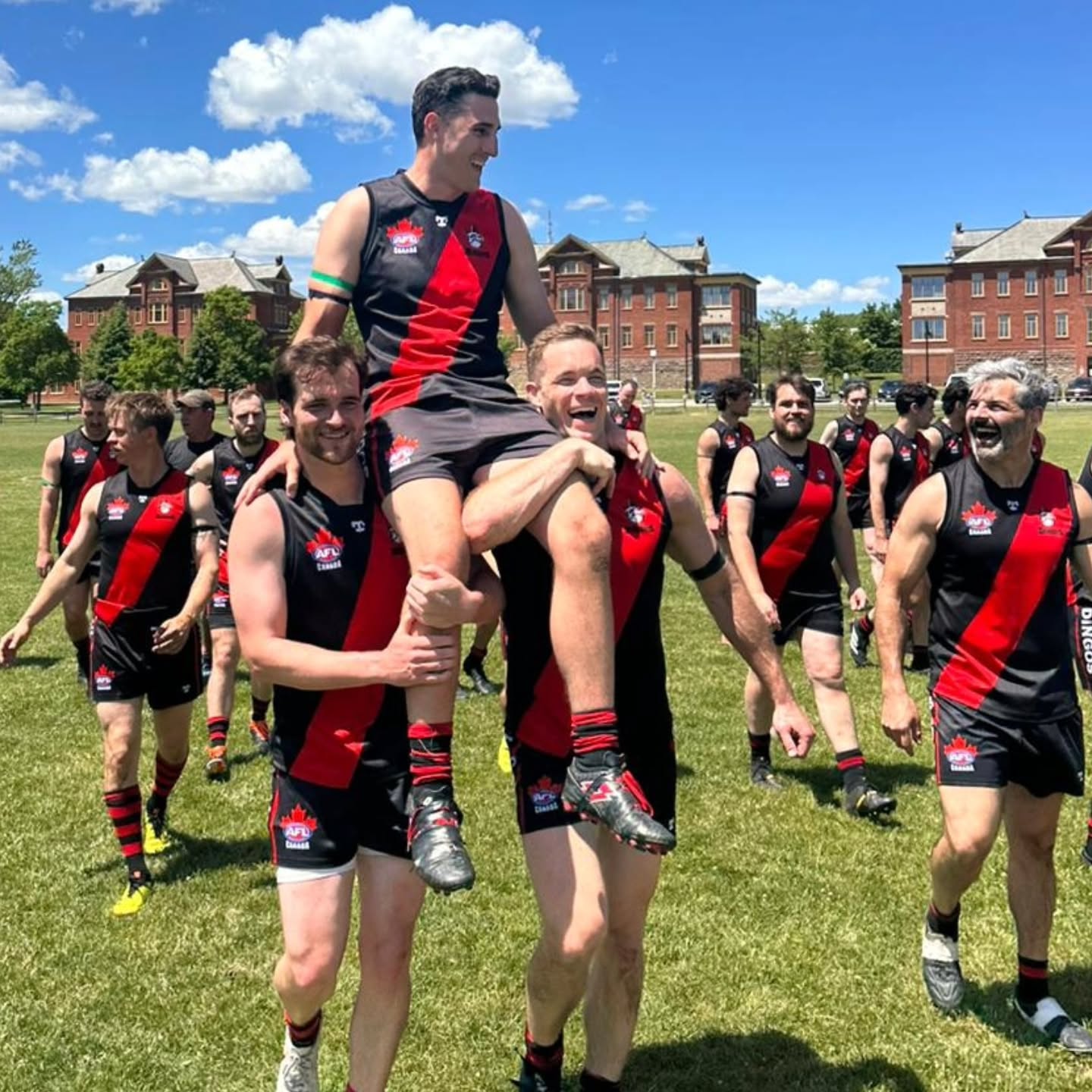 Thanks for everything Lachie! Forever a Dingo!
Best of luck in Australia! 🔴⚫️
#AsAPack