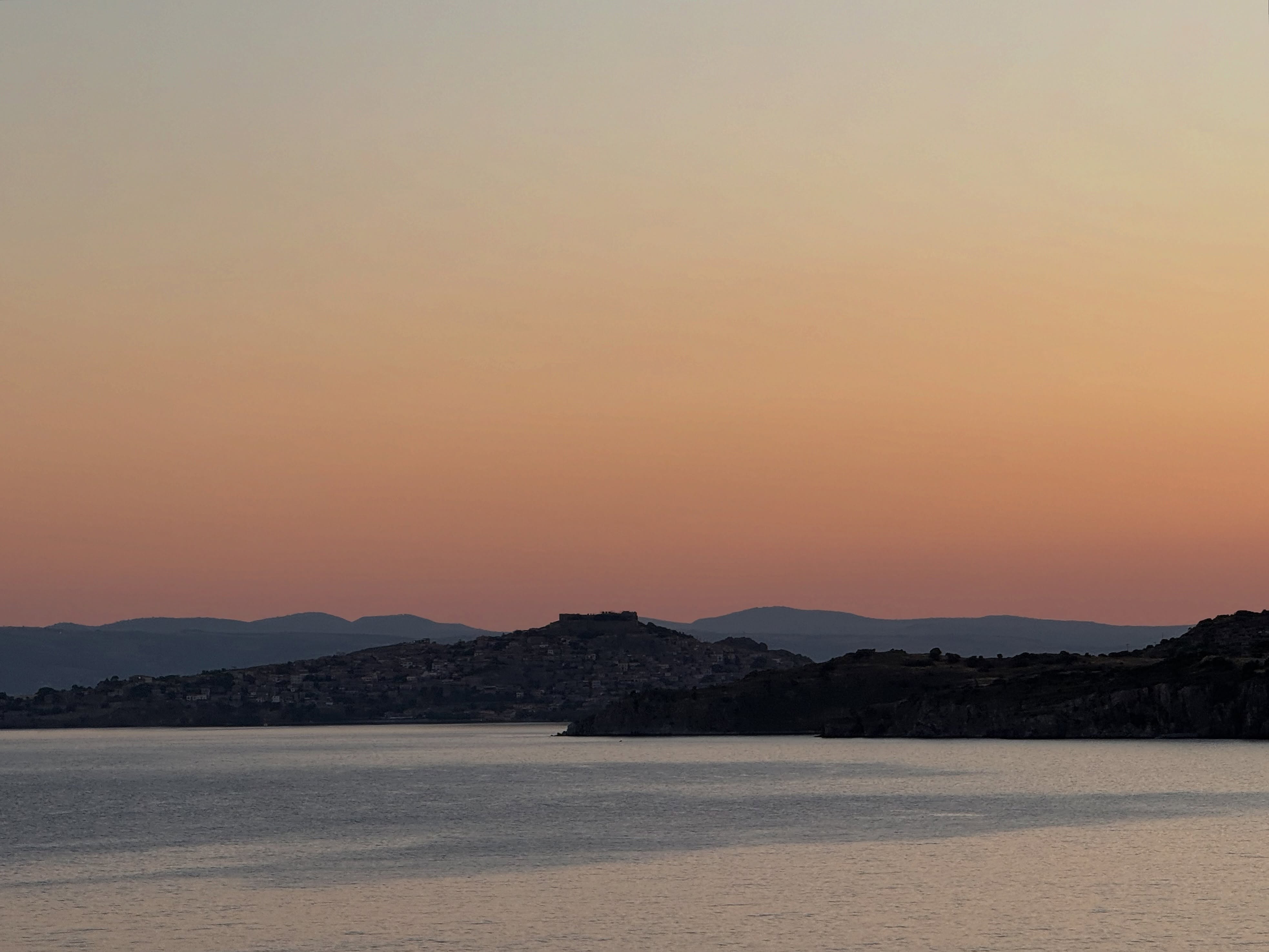 Καλημέρα! A very early good morning from paradise and all the birds @littlebirdlesvos …
#littlebirdliving
#cafeandbar
#boutiquehotellesvos
Photo by @littlebirdlesvos