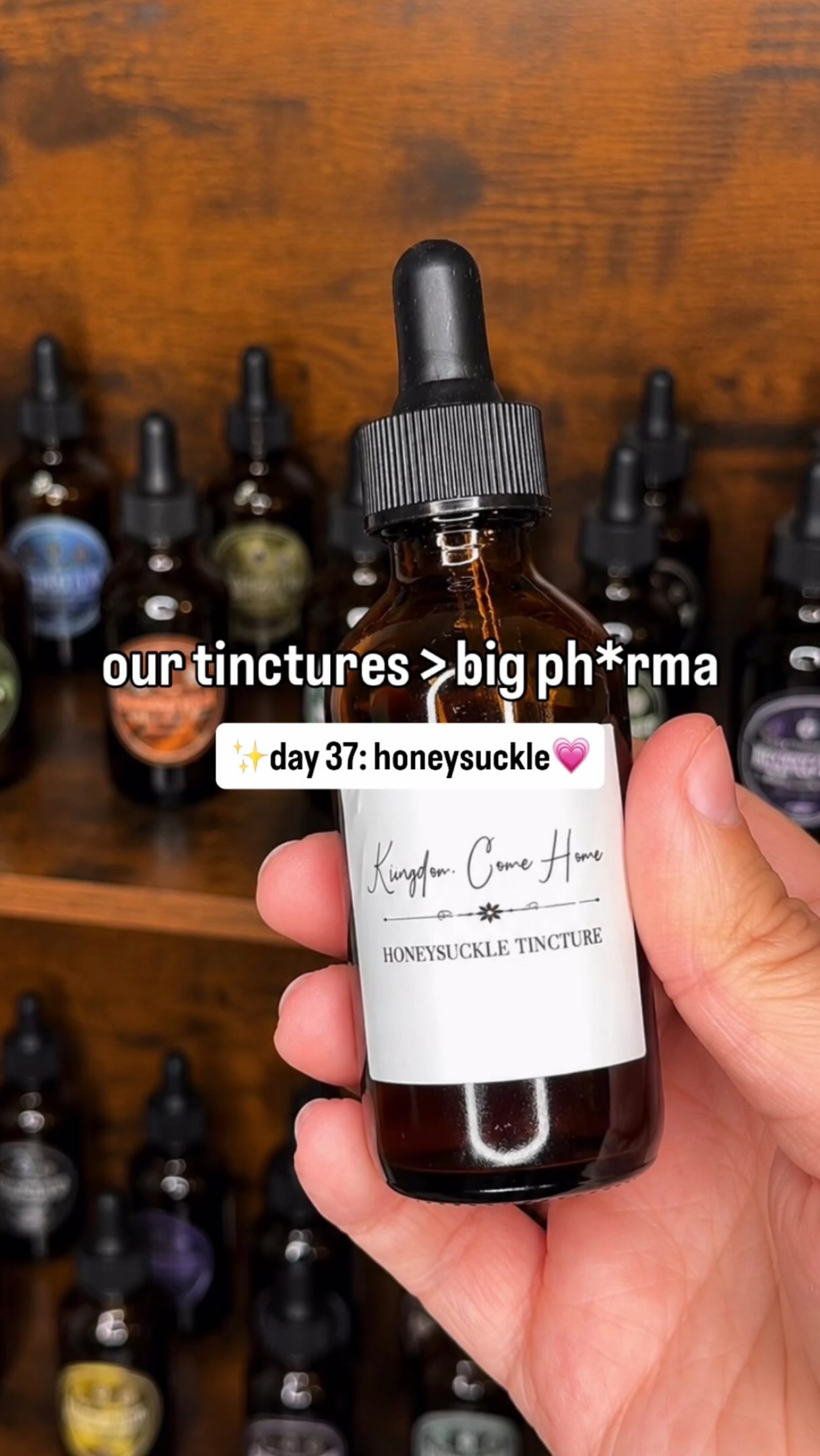 DAY 37: Honeysuckle💗
What It Is:
A traditional wellness tincture used to support immune health, respiratory comfort, digestive balance, and the body’s natural defenses… making it a wonderful year-round staple for overall wellness.
Who It’s For:
👉🏼Anyone wanting extra immune system support
👉🏼Those who seem to catch everything going around
👉🏼People looking for respiratory and seasonal support
👉🏼Anyone wanting natural digestive wellness
👉🏼Those looking to support bladder and urinary health
👉🏼Anyone wanting a simple daily wellness boost
Why It’s a Must Have:
Honeysuckle has been treasured in traditional herbal practices for generations as a gentle but powerful herb for supporting the body during seasonal challenges and everyday stressors!
🔗Comment “TINCTURE” below and we’ll send you the details!
—
#honeysuckle #herbaltincture #immunesupport #holisticwellness #herbalremedies