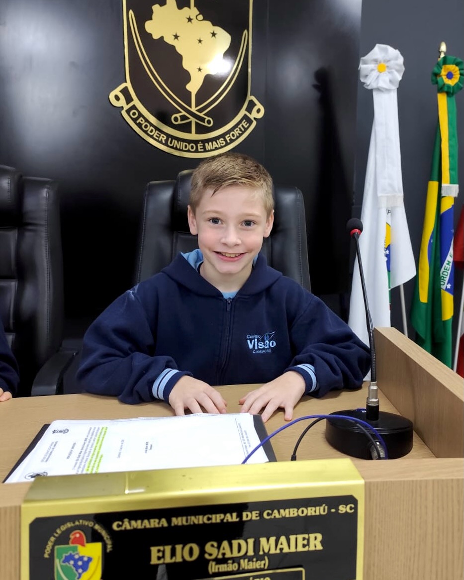 Os alunos dos 4º anos compartilharam uma experiência enriquecedora na Câmara de Vereadores. A visita proporcionou aprendizado sobre o papel do Poder Legislativo e a importância dos Três Poderes na sociedade ✨
Parabéns aos nossos estudantes pelo excelente comportamento e interesse em aprender!
Agradecemos aos vereadores Marlon Borsatto, Silvio Oziel Wolff, Pâmela da Silva e Élio Sadi Maier pela recepção e acolhida 💙
#colégiovisãocamboriú #camera #cameramunicipal #camboriú #educação
