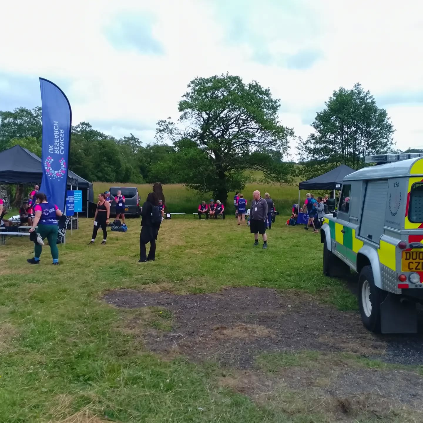 Thankfully the heat of the last few days has subsided in time for todays @cr_uk #BigHike. Charity walkers are taking on marathon, half-marathon and 10k distances, starting and finishing in Grasmere.
Our team is out across the course providing Paramedic led medical cover.
#EventParamedics
#eventfirstaid
#eventmedics
#lakedistrict