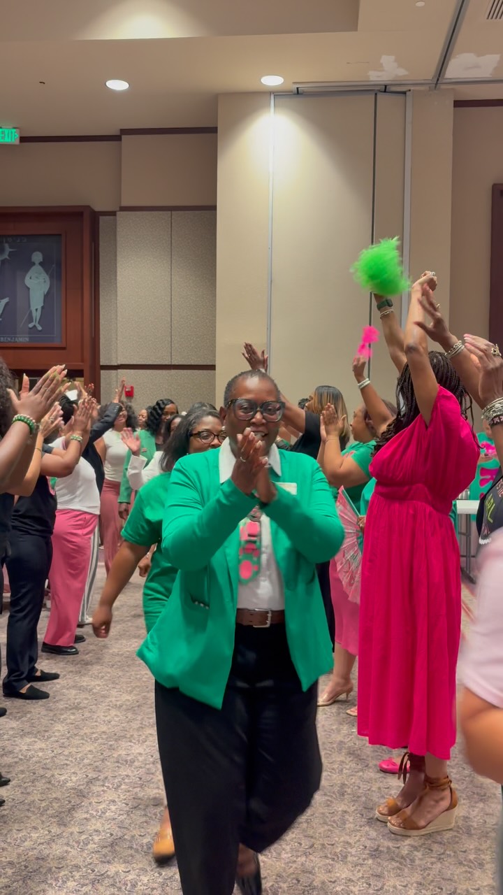 โ๏ธ๐ Summer days, sisterhood ways! Creating memories, sharing laughs, and shining brighter together. Hereโs to sunshine, service, and the bonds that make every season sweeter. ๐ดโจ๐
#AKA1908 #RXO1988 #sisterhood #prettyinpink #goregeousingreen