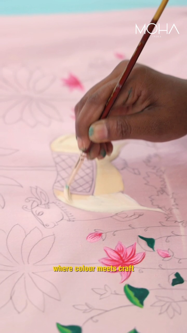 Not every masterpiece belongs on a wall.
Some are hand-painted, thread by thread, brushstroke by brushstroke, and crafted to be worn.
A glimpse into the artistry, patience, and heritage behind our hand-painted kurta collection. ✨
#MOHAIndia #HandPaintedKurta #IndianCraftsmanship #LuxuryMenswear #WearableArt