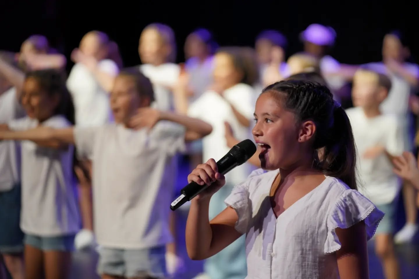 SpotLight Summer Performance 2k26
Unsere Kids haben gerockt🥳🎤
Wir sind so stolz auf jeden einzelnen und so dankbar dass wir trotz Hitze 4 mega Shows veranstalten konnten🤗
Was war euer Highlight?
#thestageisyours #dankbar #bestekids