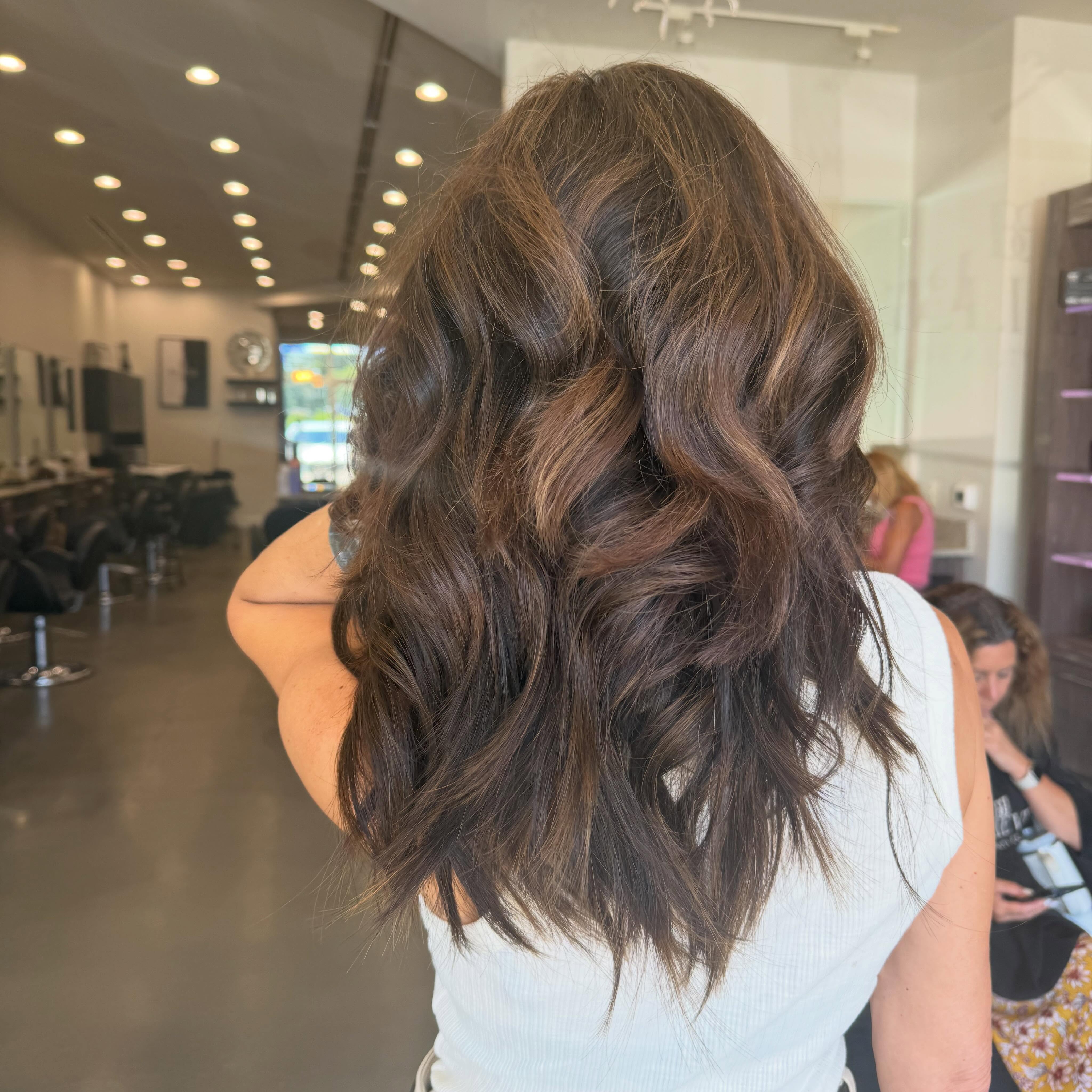 ✨ Length. Volume. Confidence. ✨
There’s nothing like the magic of a fresh set of extensions to completely transform your look. Seamless blend, gorgeous movement, and hair that feels just as amazing as it looks. 🤍
#HairExtensions #ExtensionTransformation #LuxuryHair #DreamHair #HairGoals