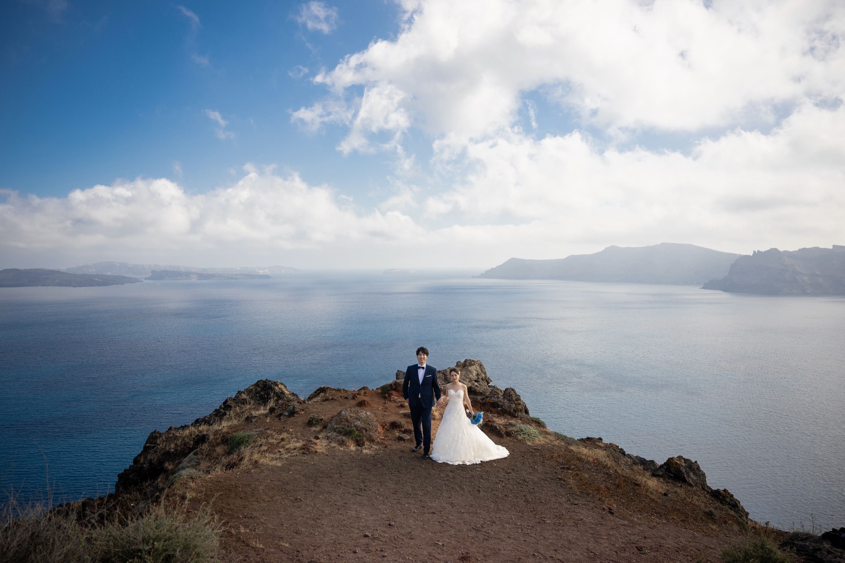 Where love meets the edge of the Aegean. 🤍✨
A beautiful wedding session overlooking the iconic caldera of Santorini, capturing timeless moments that will last forever.
📍 Santorini, Greece
📸 @sadirajphotography
#SantoriniWedding #SantoriniPhotographer #DestinationWedding #WeddingPhotography #SadirajPhotography
