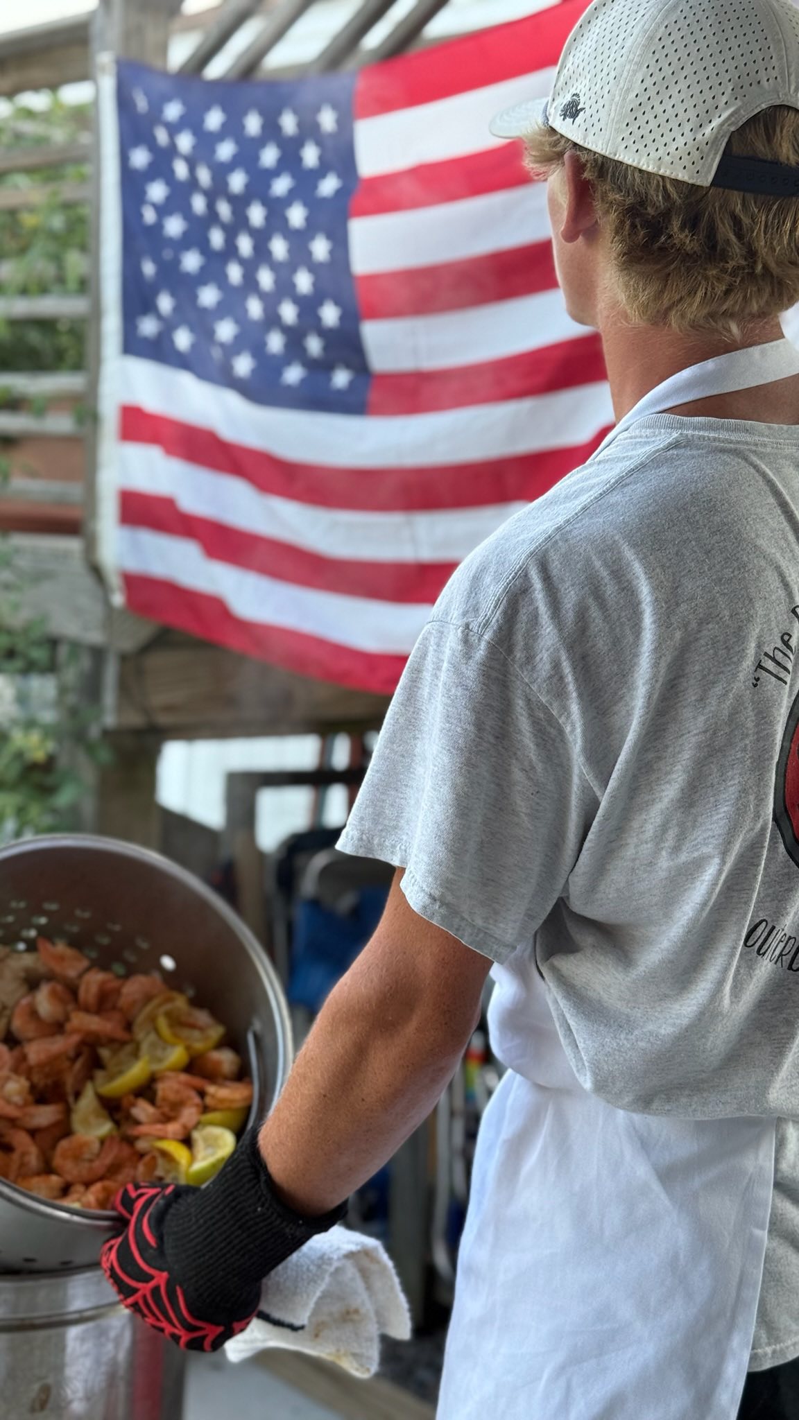 POV you book a seafood boil with Outer Banks Boil Company for July 4th and make It one to remember 🇺🇸🍤
Pre-book your catered seafood boil or takeout pot with us and spend less time cooking, and more time celebrating with loved ones. July 4th fills up fast, so reserve your boil today!