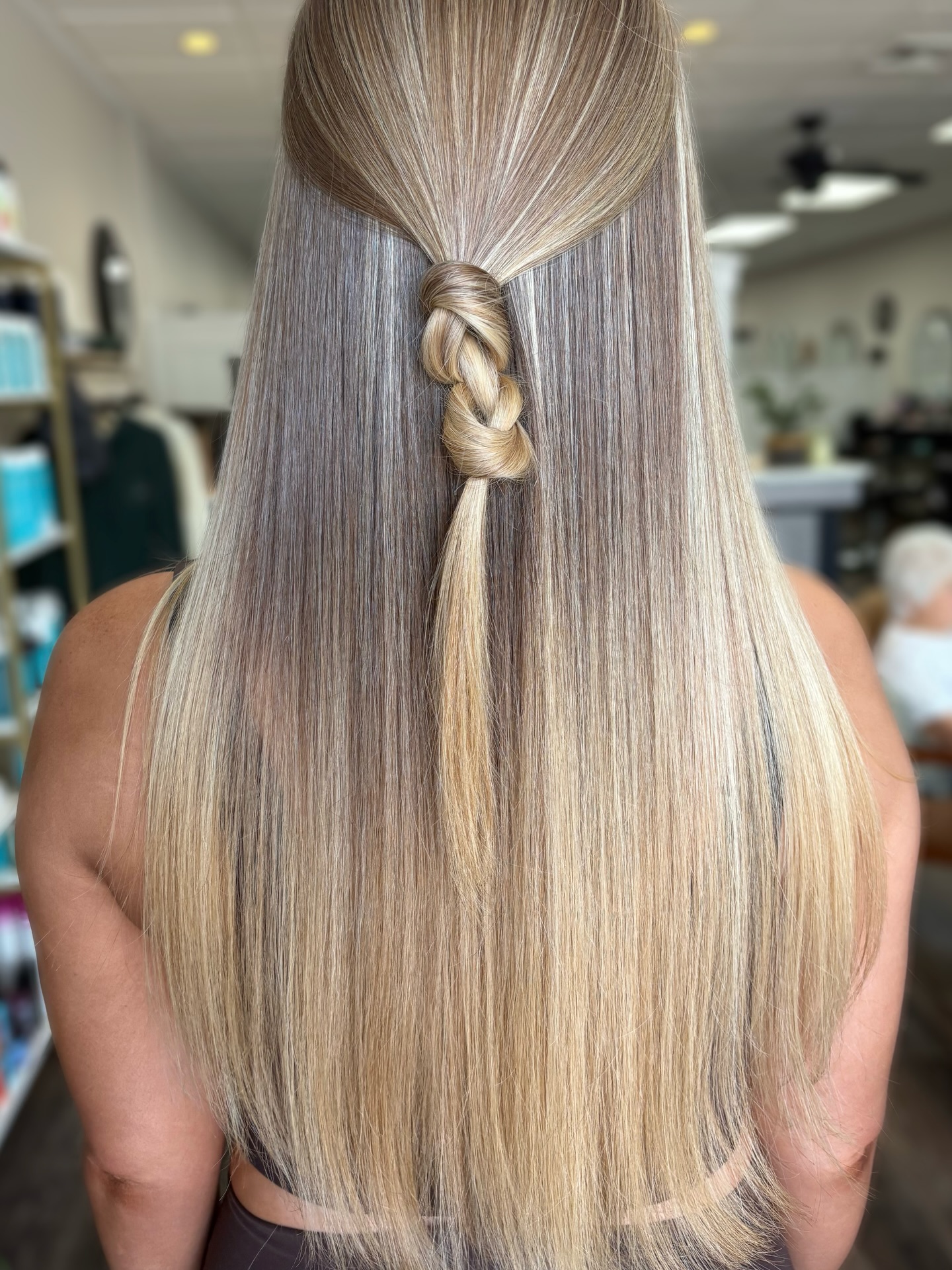 Summer is here, and your blonde deserves the same care at home as it receives in the salon.
✦ Use a clarifying shampoo every 2–4 weeks to remove mineral buildup, sunscreen, chlorine, and product residue.
✦ Keep up with deep treatments to restore moisture and maintain softness and shine.
✦ Stay on schedule with your gloss appointments to keep unwanted tones away and your color looking fresh.
✦ Protect your hair from UV exposure with products that contain UV filters, and consider wearing a hat during extended time in the sun. We love @moroccanoil Protect and Prevent spray!
✦ Rinse your hair before swimming and again immediately after to help minimize chlorine and saltwater absorption.
Healthy blonde is beautiful blonde ⟡
Call or book online to keep your summer color looking its brightest. By Gina