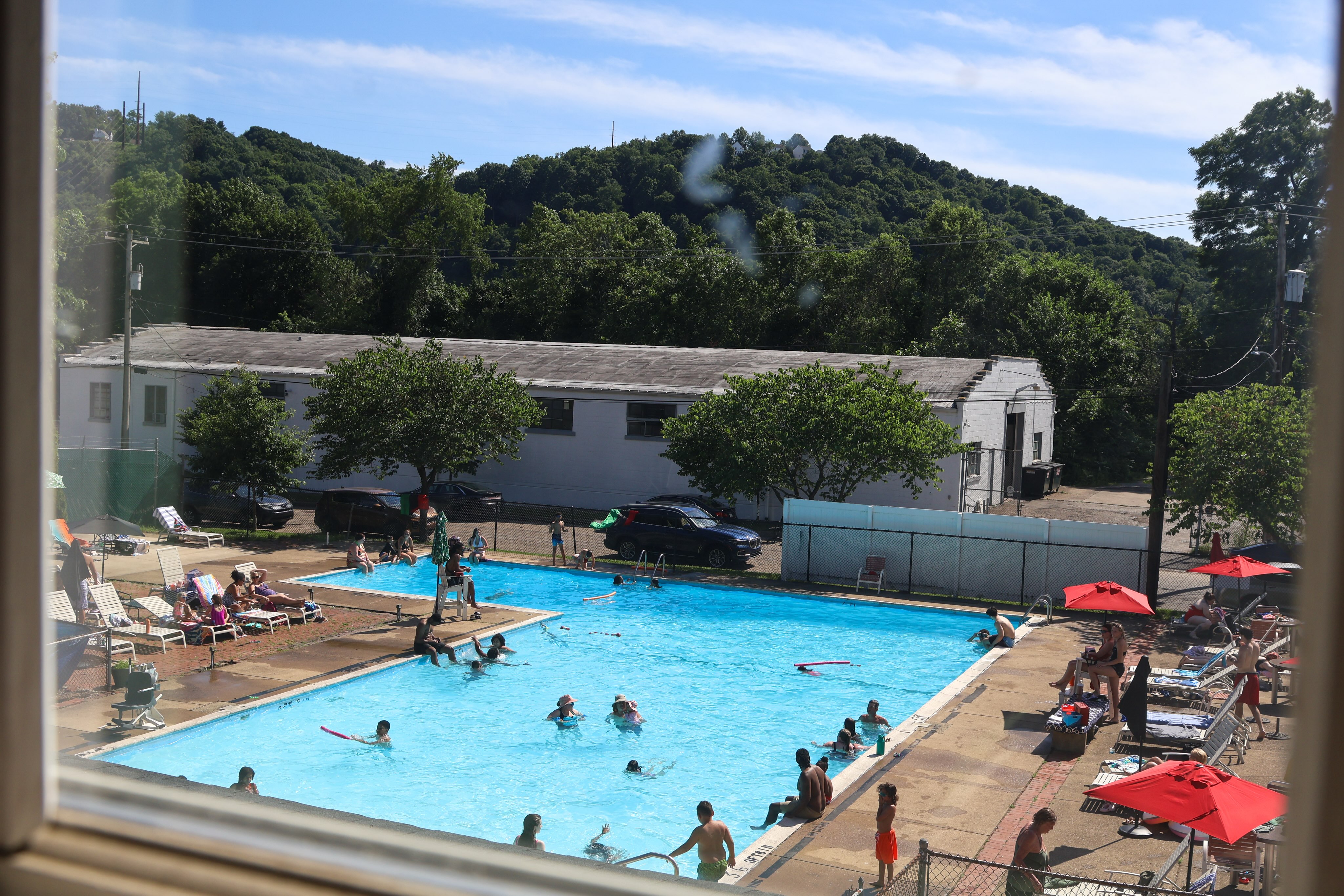 “Kids love it and membership for the family is very affordable! The pool water is the cleanest pool water there is in the area.”
A community member recently shared this with us, and we couldn’t agree more. 💙
It’s a beautiful day to swim! Whether you’re looking to cool off, spend time with family, or make some summer memories, the Sewickley Community Center pool is the place to be.
See you today between 12:30 and 6:00 p.m.!