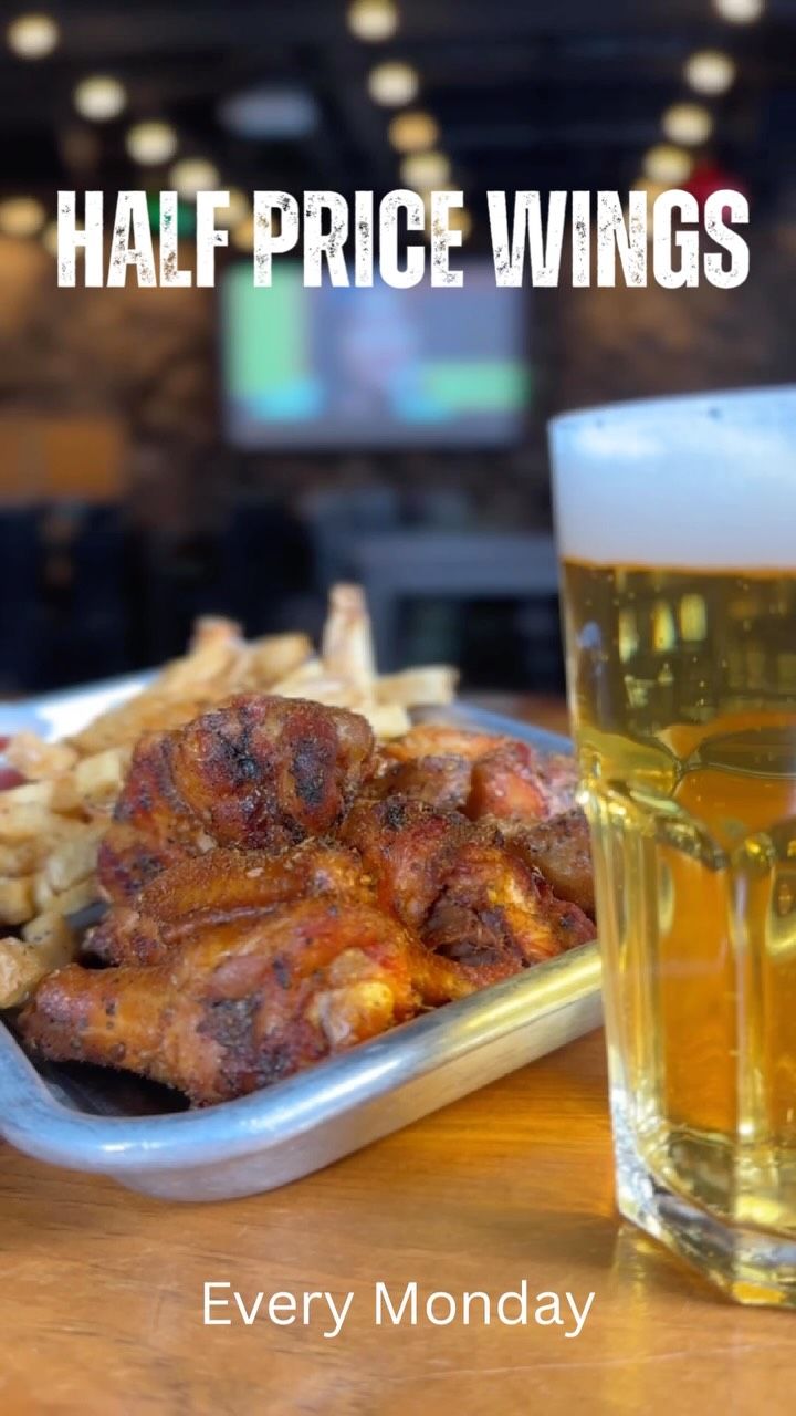 Good things about Mondays:
🧡 Half price wings
🧡 Specials on all Miller products
🧡 FIFA games playing at Kentucky!
Open @ 4pm
#kwawesome #wrawesome #waterloo