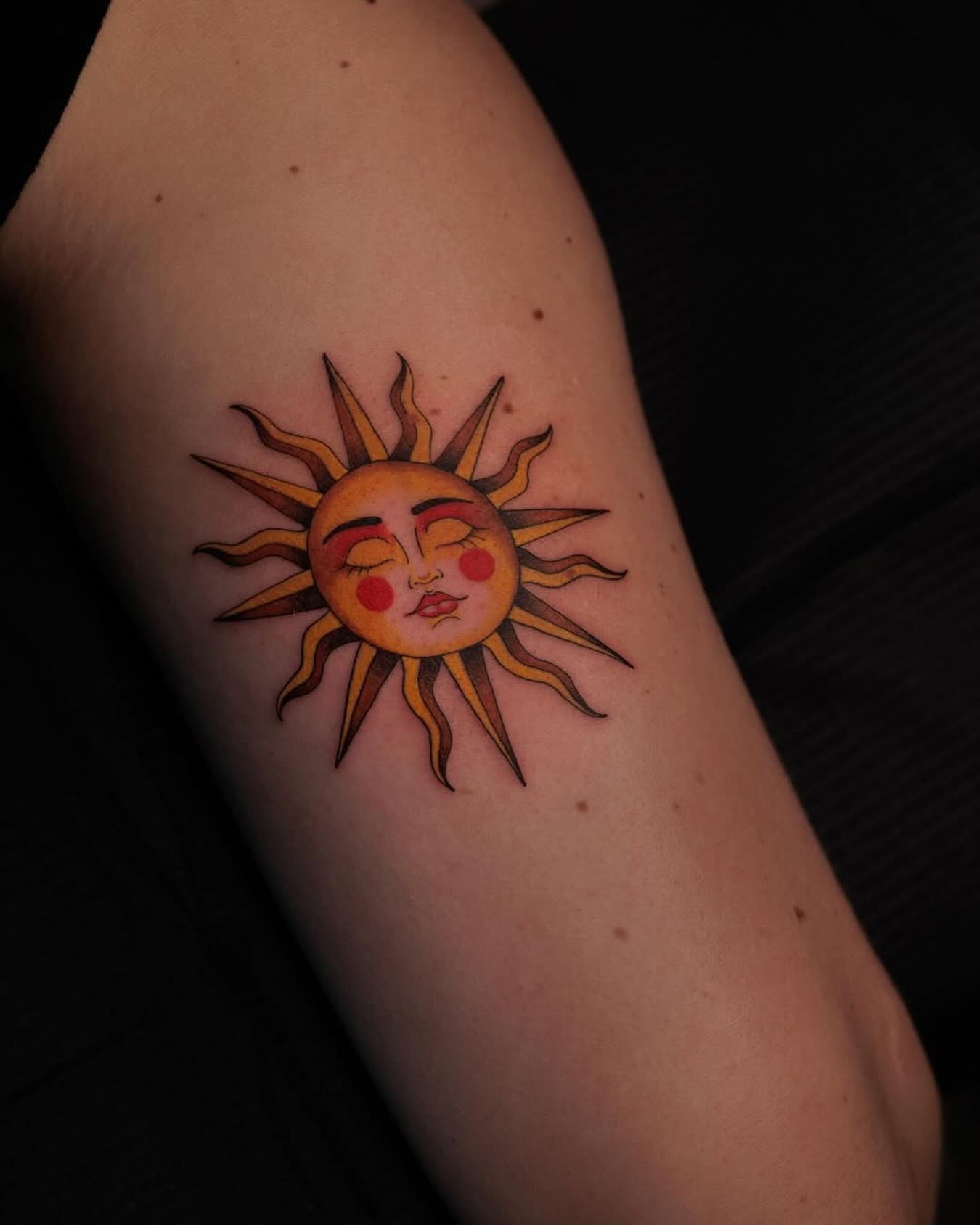 Feeling hot? 🔥
Get even hotter with that tattoo you’ve been dreaming about.
Your sign to book it is right here. ✨
Hot sun made by @rivorannaveski
#hotdenmark #varmsommer #sommertatoveringer #copenhagensummer #copenhagentattoo