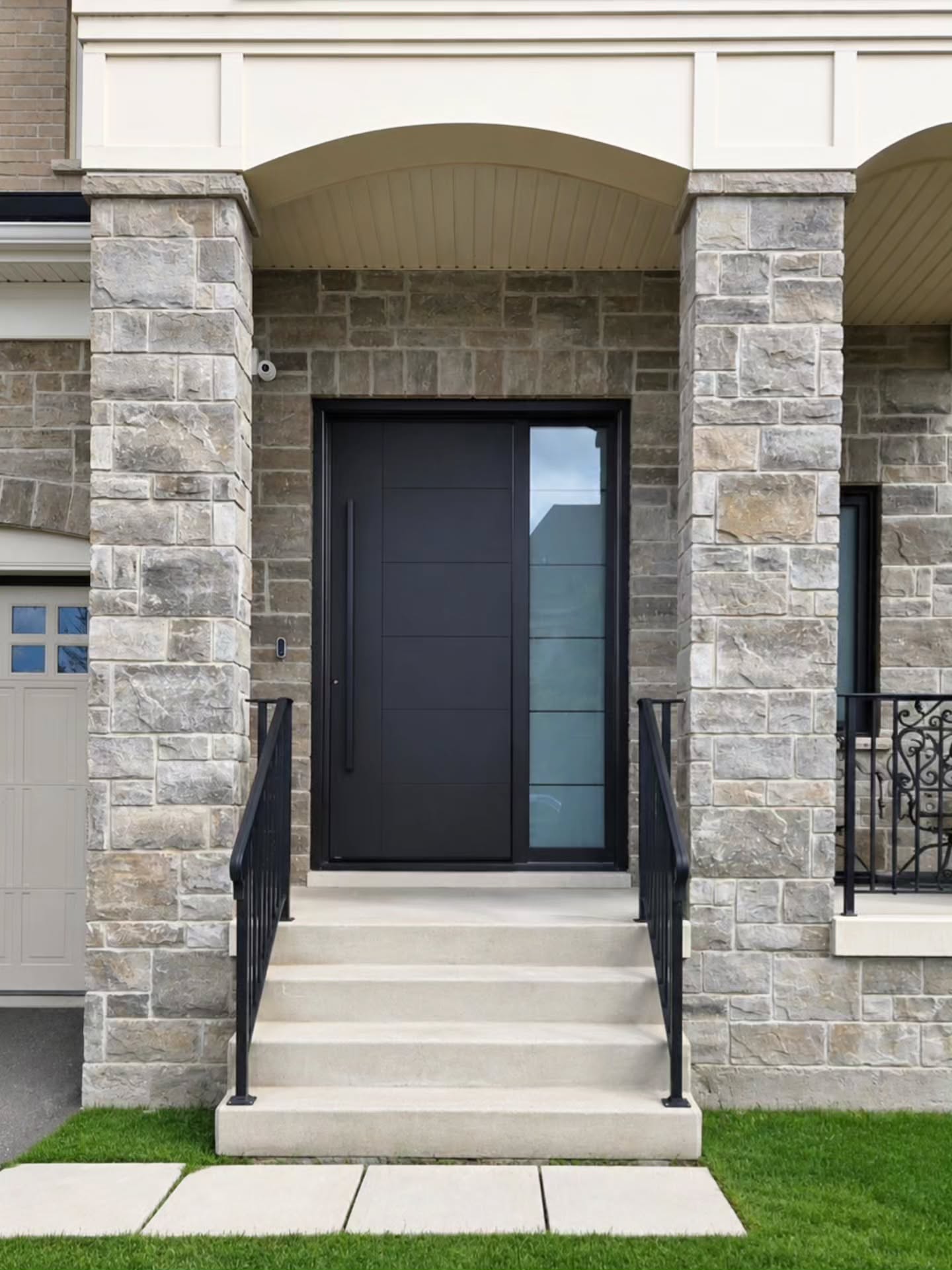 Security without compromise. Design without limits.
PIRNAR Premium Aluminum Doors @pirnar_global
#entrydoorstoronto #pirnar #securitydoors #aluminumdoors #curbappeal