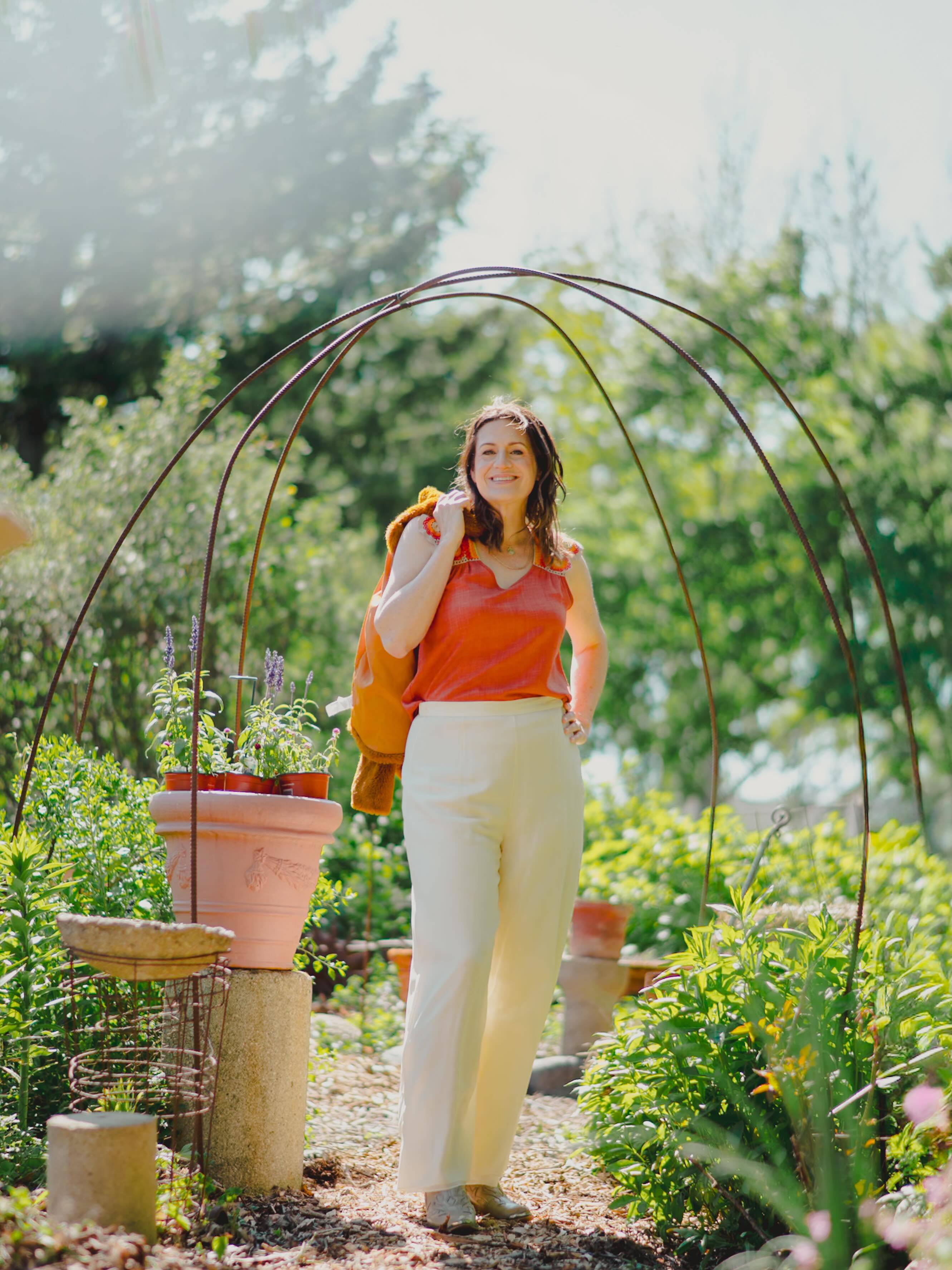 Thanks everyone for your support of my new release ☀️ Natural Light☀️ - I appreciate that you’re hearing what I’m dishing out! 🍲 🥘 🍽️ Link to song in bio 🔗
photo: @benchernif
the look: @cfobeauty & @j_jagger27
the song: @stephenjpilat
#thisislouisekelly #naturallight #louisekellymusic #downersgrove #singer