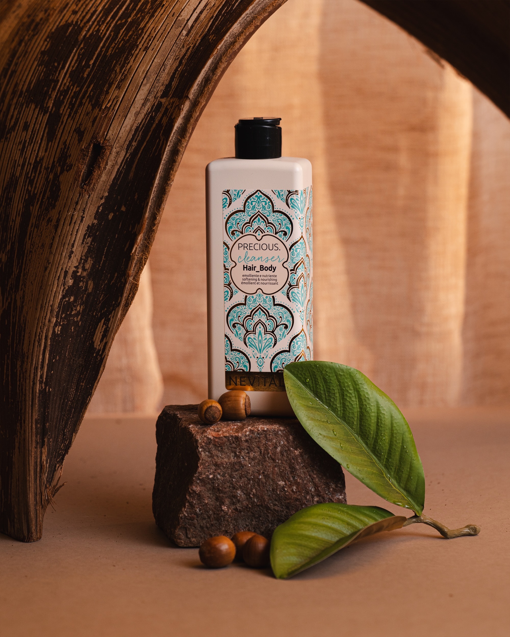 Der Sommer steckt voller Precious Moments! ☀️✨
Lass deine Kund:innen diese Zeit in vollen Zügen genießen – mit Precious, der Linie für die sonnigste Saison des Jahres. 🌊💛
Zwei Must-haves für den Sommer:
🧴 O° Hair & Body Cleanser
Eine geschmeidige, nährende Formel, die coloriertes Haar schützt und die Farbbrillanz länger bewahrt.
💧 Leave-In Serum
Eine intensiv pflegende Leave-in-Behandlung, die entwirrt und das Haar vor äußeren Einflüssen schützt.
Entdecke die komplette Precious Linie auf unserer Website! 🌞
#Nevitaly #Precious #SummerHair #Sommerpflege #Haircare SunCareHair