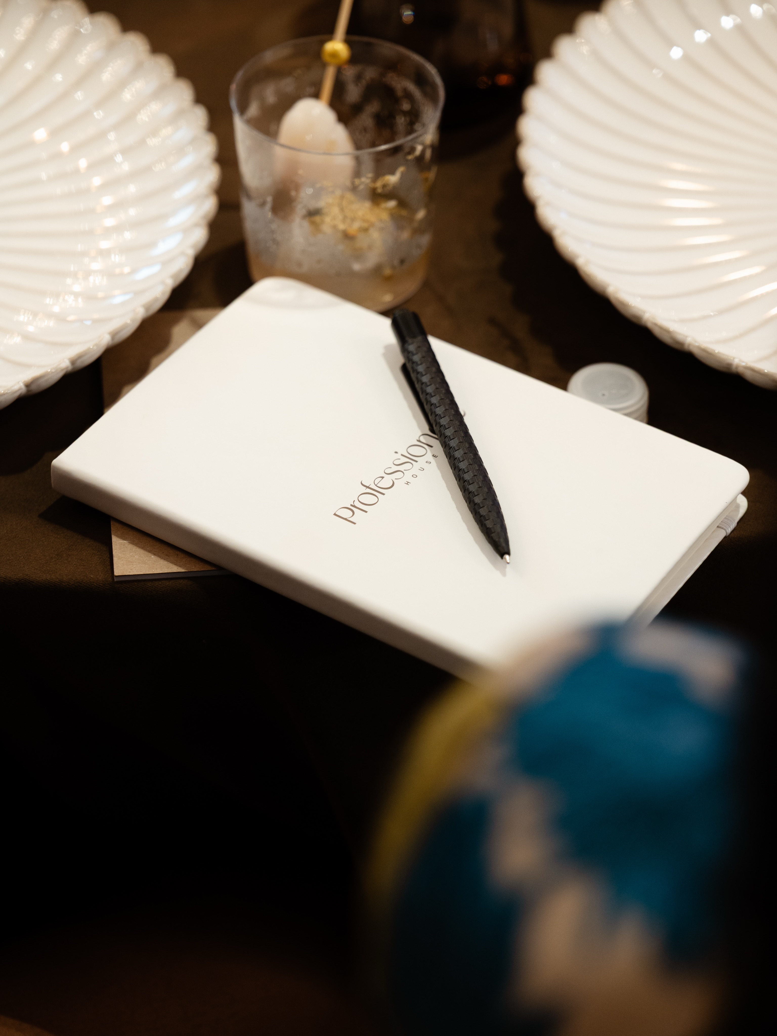 Don’t let June pass you by……. Which means it’s audit season — not for your books, for your goals.
Pull out the notebook and get honest:
→ The idea that’s working — are you actually resourcing it like it matters?
→ The idea that isn’t — are you holding on out of pride or potential?
→ The goal from January — does it still make sense in June?
Writing it down is the difference between a feeling and a strategy. You can’t course-correct what you haven’t put into words.
Six months left. Make them intentional.
#ProfessionelleHouse #MidYearReset #WomenInBusiness #StrategicGrowth #JournalYourGoals