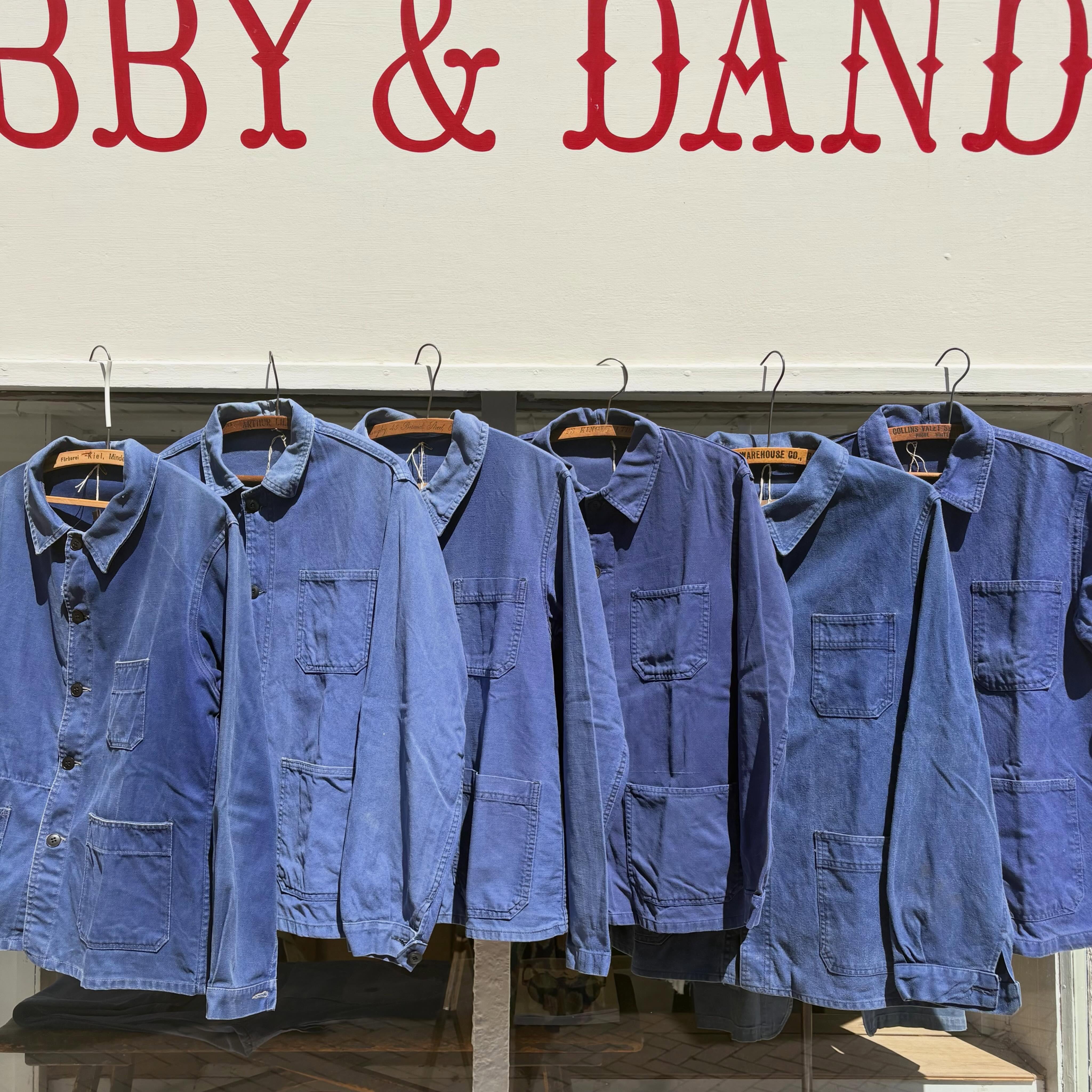 Open 11–5 today! ✌🏻
Alongside these six vintage 1940s–1960s bleu de travail jackets, our rails are fully restocked with a superb delivery straight from France this week.
From beautifully aged workwear to classic European utilitarian pieces, the shop is filled with exceptional vintage history. Sizes S to XL are available in the chore jackets, with a full range of sizes across the new collection.
In-store now, Old Town Hastings. We are open until 5pm today- come explore the new arrivals!
#vintagehastings #bleudetravail #frenchworkwear #chorejackets #workwearjackets