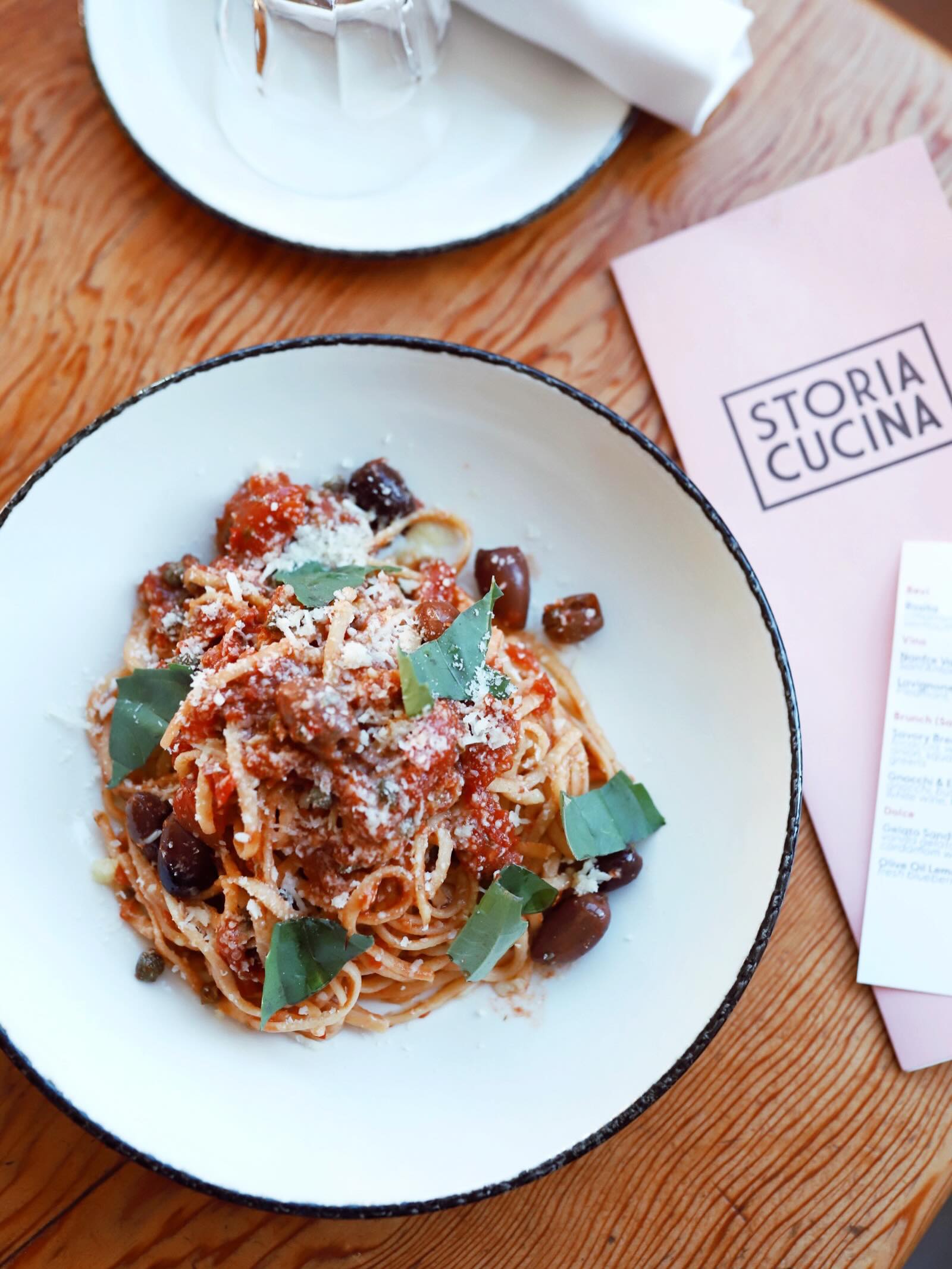 linguine alla puttanesca!
We love this traditional classic pasta from Naples.
📸 @kristinkins