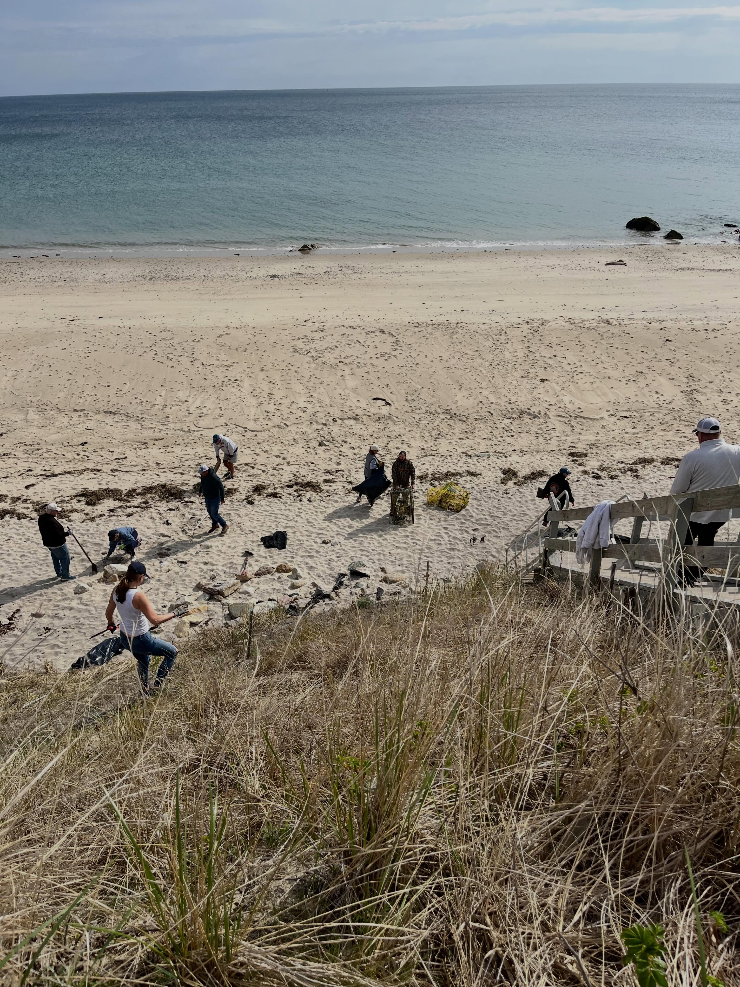 Meeting this Saturday.
June 27th, 9 am.on the beach.
We need YOU…to help keep our beach clean and safe on the 3rd. 🇺🇸