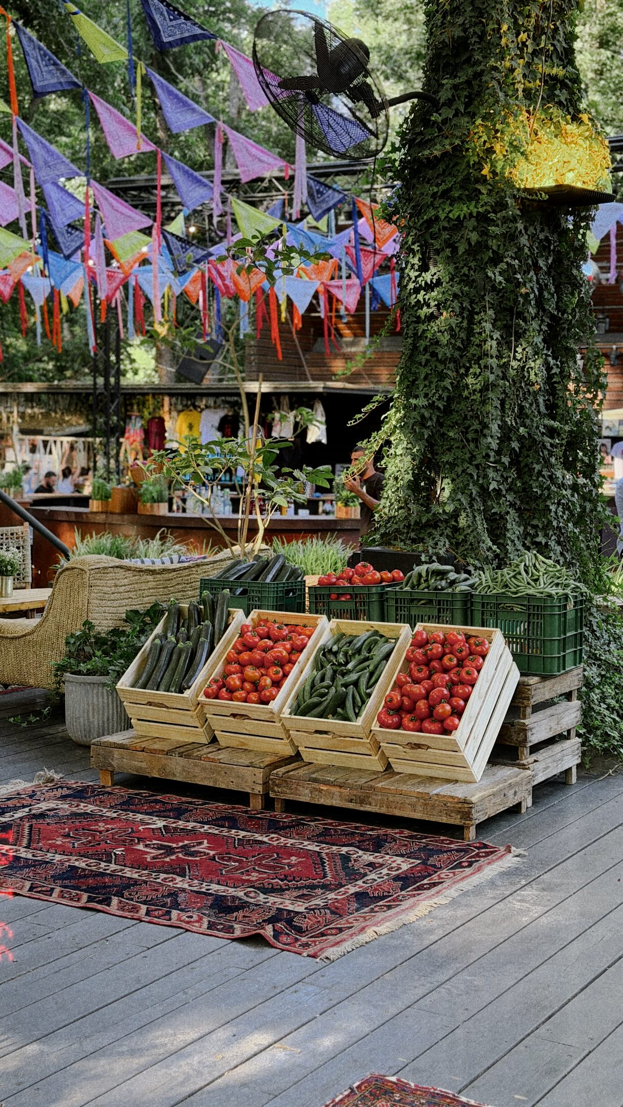 Welcome to Alicia & Royโs Market
Production: @efi__tsur
Design: @zagoni_goltz