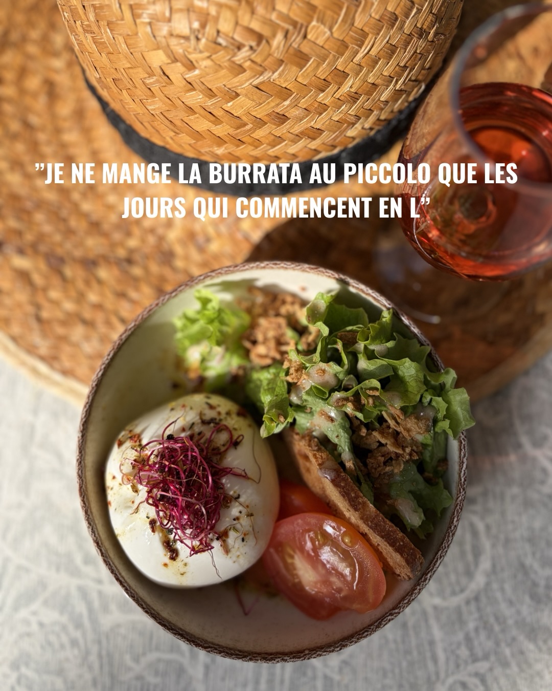 ✅ Tous les jours sont une bonne excuse.
Au Piccolo, on a trouvé une excellente raison d’aimer tous les jours de la semaine.
Une burrata ultra crémeuse, des produits frais, du pain grillé, un verre en terrasse… et le reste, c’est à vous de l’écrire.
Et toi… tu viens quel jour cette semaine ?
🍽 Cuisine familiale
📍 434 Rte de Toulouse, Bègles
⏱ Ouvert du mardi au vendredi midi et soir
le samedi uniquement le midi
L’abus d’alcool est dangereux pour la santé. À consommer avec modération.
#Bordeauxmaville
#Begles #quoifaireabordeaux
#bordeauxfood #burratalovers