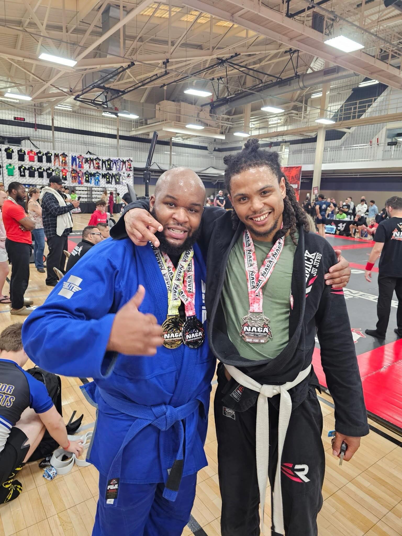 Shout out to our bro Mike. Competed in his first bjj tournament. Was an honor to coach you today. This young brother is a dog. For white belt. That was a very competitive division. Lot of young guys coming into the art, and they all competed hard today. #Respect
Now i gotta sip me some tea so I don’t lose my voice lol. Right back on the mats next week. Plenty for us to get better at. #CombatZoneBJJ #BeverlyPagoda
- Coach Julius “Storm”