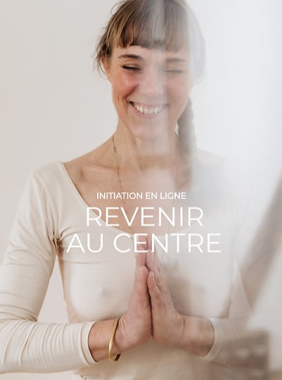 REVENIR AU CENTRE
Mercredi 1e juillet, de 18h30 à 20h.
initiation sur zoom en live.
Spontanément, en ce jour de lune pleine, j'ai ressenti l'envie de vous proposer un temps de pratiques pour vous soutenir dans ces aventures vibratoires rocambolesques.
Si vous n'avez pas encore la tête enfoncée dans le sable, que l'actualité terrestre et céleste vous chatouille, et que vous ressentez de puissants courants émotionnels vous traverser, vous le savez déjà : nous, humains, devons nous reprendre en main.
Il ne s'agit plus de comprendre, de savoir, c'est maintenant à nous de choisir, d'agir et d'intégrer pour nous mettre en (etat de) marche.
La plupart d'entre nous se sentent épuisés, essorés ou avec une envie de fuir loin d'ici...
Nous sommes tous chamboulés, mais il est possible de vivre ce temps de transformation profonde avec plus de douceur et de détachement.
C'est pourquoi, je vous propose de me retrouver mercredi prochain pour un temps en live sur zoom pouvant vous aider à accéder à davantage de présence, de sérénité puis de retrouver votre centre, votre coeur et votre équilibre émotionnel.
Grâce à des postures intérieures et ces mouvements simples, vous apprendrez à restaurer et équilibrer votre énergie, à rouvrir votre coeur puis à poser un regard plus apaisé sur les évènements de la vie.
Cette séance sera d'une aide précieuse pour celles et ceux qui se sentent envahis par leurs pensées, épuisés, stressés, découragés, bloqués ou déboussolés, et à ceux qui ressentent un besoin vital d'inviter plus de sécurité, de confiance en leur vie.
🔥
On se prend par la main, et on ouvre notre champ des possibles pour remettre de la présence et de joie dans le champ collectif ?
🔥
RDV MERCREDI 1ER JUILLET A 18H30 !
46 euros par personne,
replay et téléchargement disponibles le lendemain.
Rendez-vous sur la boutique en ligne pour vous inscrire et recevoir les codes d'acces.
A mercredi ! ❤️