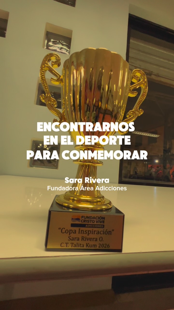 💛 El Área Adicciones de Cristo Vive conmemoró un año más del fallecimiento de Sara Rivera, compañera y creadora del área que trabaja por la rehabilitación de las adicciones.
⚽️ La mejor forma de hacerlo es con alegría y encuentro, como a Sara le gustaba.
☀️ Por eso, se realizó un encuentro Deportivo junto a la rama femenina del @cristoviveclub 💙🤍💛 que terminó en un espacio para compartir en la Comunidad terapéutica Talita Kum en Conchalí.