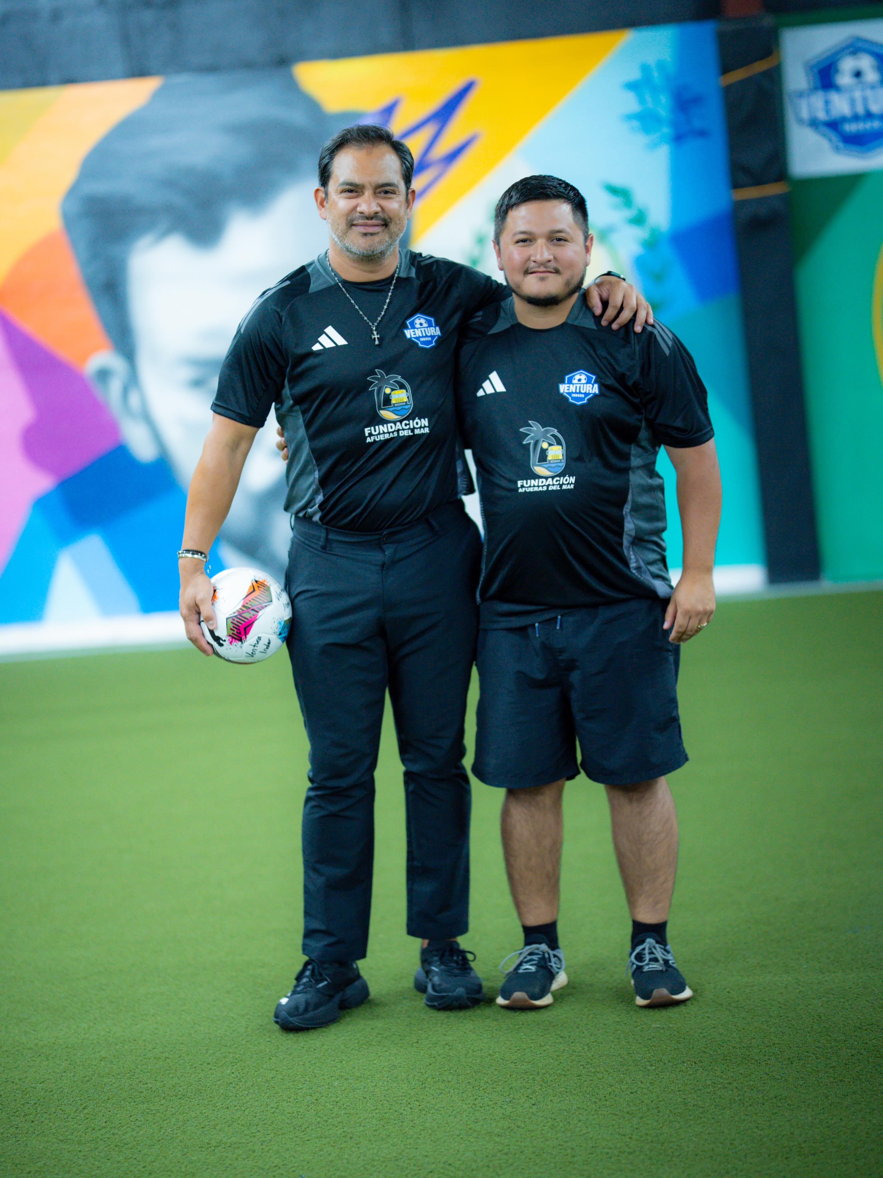 Dreams become reality when legends walk through your doors. ⚽✨
Thank you, El Pescado Ruiz, for visiting Ventura Indoor and inspiring every young player who looks up to you. This is what our mission is all about—building opportunities, creating memories, and growing the beautiful game. 🇬🇹❤️🇺🇸
¡Gracias por inspirar a la próxima generación!
#VenturaIndoor #FundacionAfuerasDelMar #ElPescadoRuiz #Guatemala #Atlanta Soccer