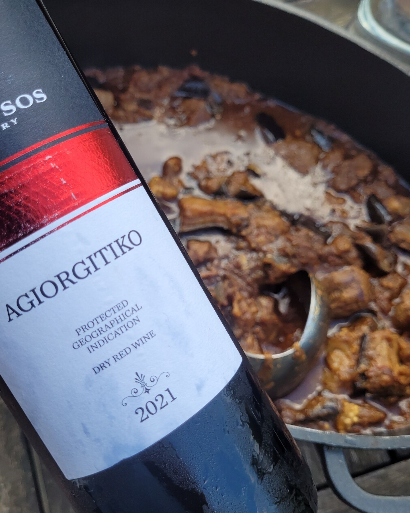 Dionysos Winery Agiorgitiko 2021 – PGI Peloponnese | 86/100 🍷
@dionysos_wines is one of Greece's bigger producers, founded in Athens in 1936 and making more than 11 million litres a year. This Agiorgitiko is sourced from the Corinthos district on the Peloponnese and bottled as PGI, not to be confused with the house's separate PDO Nemea, which gets barrel ageing. In Greece it sells for around 4 €, so firmly entry level.
I've tasted a few wines from this producer, and this is the best of them so far. Red-berry nose. Still fresh on the palate, with grippy tannin and a good balance between acidity and alcohol. The finish lets it down a little, and there are some slightly unclean notes on the second pass, a touch musty. 86 points.
For the money it does its job, and it's a reasonable everyday way into the grape.
There's a fuller note in our database of more than 500 Greek wines at griechische-weine.info.
#GreekWine #Agiorgitiko #GreekRedWine #EntryLevelWine #ValueWine