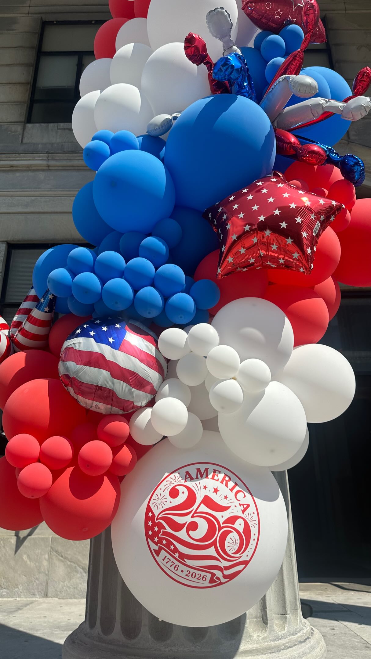 Bringing red, white and blue all of over the tri-state area for the next couple of weeks. Don’t forget the balloons for your next 4th of July/America250 event. Book with the best! 🎈
➡️ www.momentsbymax.com
.
.
.
#phillyballoons #phillyevents #montcopa #balloondecor #america250