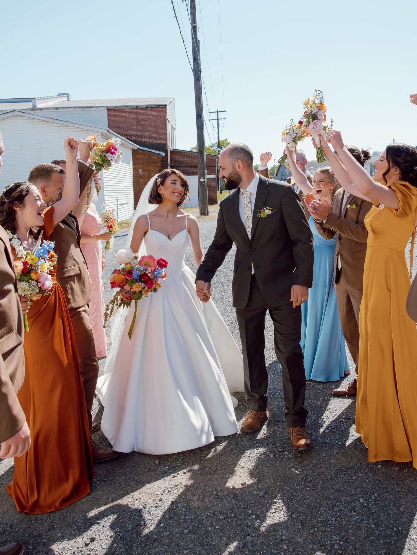 Celebrating and feeling all the feels🥹When you get the perfect combo of the best wedding party, a beautiful spring day, the warm feelings of “just married,” and a venue & vendors that you can trust to ensure things run smoothly, your best memories are made ✨✨
B&S’s Wedding Details:
📸 @carlyrenaefilms
📋 @aalearayy with @thebookinghouse
💐 @bouquetsbylisayoder
🎶 @philip3wp with @3west_productions
💄 @tasiroseandcompany
🍽️ @twopsinapotcatering
💍 @catrout & @sallife92