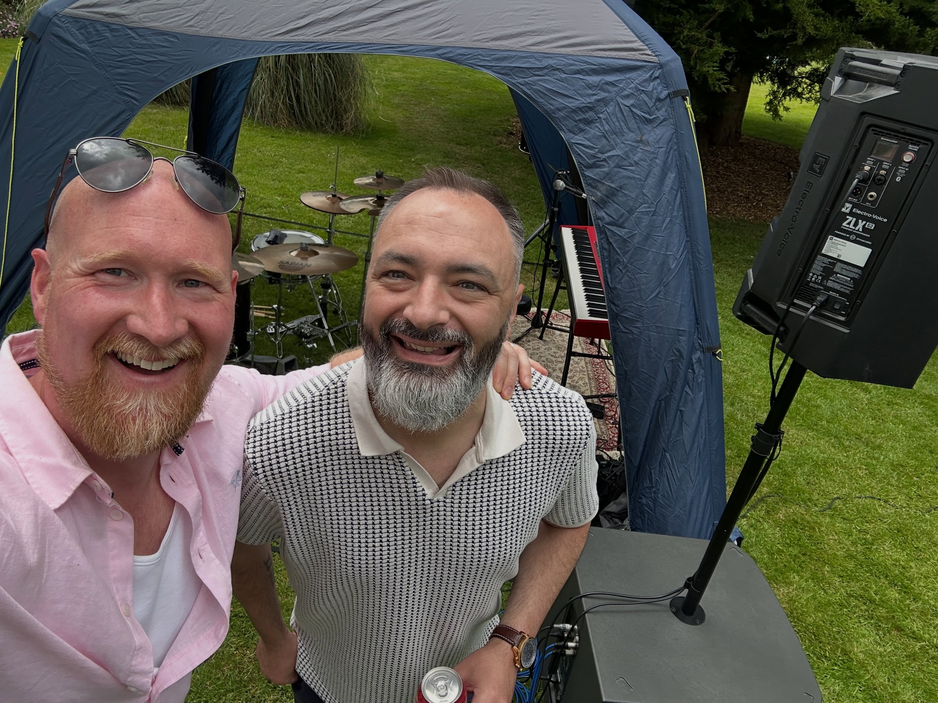 Two weekends. A lot of music. A lot of memories.
Private events across Milton Keynes → Cotswolds ☀️
Piano & vocals for everything from chilled garden drinks to full-on Saturday night dance floor. I even had Tom on drums for a set! 🙏
No two events the same — and that’s exactly how it should be.
#regularclients #musicianslife #goodvibesgoodlife #solomusician