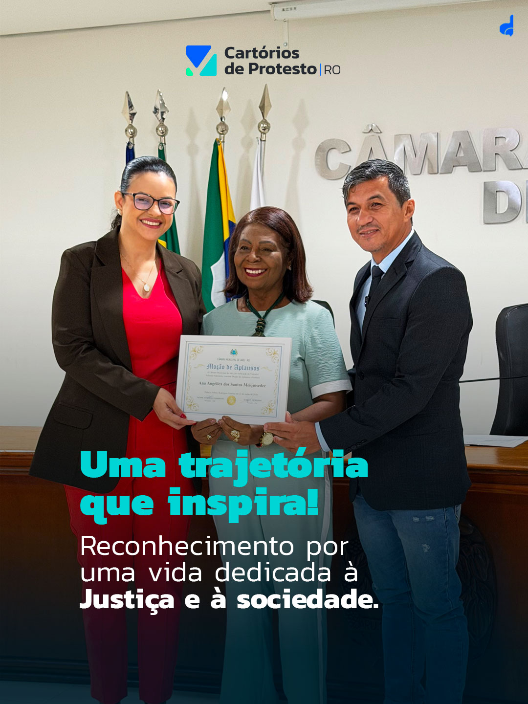 A Tabeliã de Protesto de Jaru, Ana Angélica Melquisedec, recebeu uma Moção de Aplausos da Câmara Municipal de Jaru, em reconhecimento à sua trajetória de dedicação ao serviço público e à atividade extrajudicial.
Desde 1983, sua atuação tem sido marcada pela ética, responsabilidade e compromisso com a população. Ao longo dessa caminhada, também esteve à frente de importantes desafios, incluindo o período em que respondeu pelo Registro de Imóveis, sempre pautando sua atuação pela excelência e pelo respeito ao interesse público.
Entre as conquistas que marcaram essa história está a participação no projeto Reurb, iniciativa que rendeu reconhecimento nacional por meio do Prêmio Innovare, demonstrando como o trabalho conjunto entre instituições pode transformar realidades e promover cidadania.
Mais do que uma homenagem individual, esse reconhecimento valoriza o trabalho sério, comprometido e humano que fortalece a Justiça e contribui para o desenvolvimento das comunidades.
Parabéns pela merecida homenagem e por uma trajetória construída com dedicação, propósito e serviço ao próximo.
"Entregue o seu caminho ao Senhor; confie nele, e ele agirá." (Salmos 37:5)
#CartórioDeProtesto #IEPTBRO #Jaru #MoçãodeAplausos