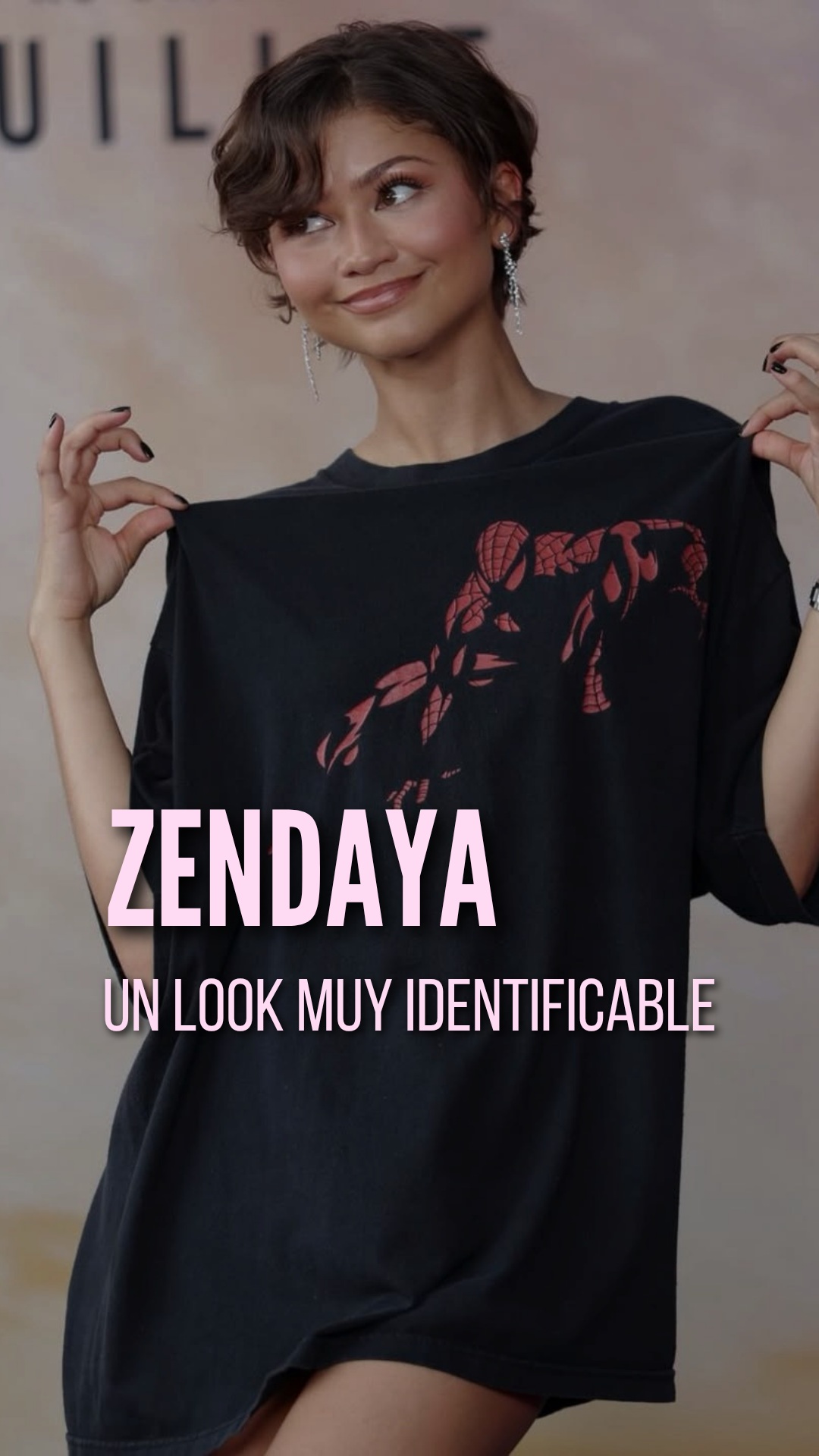 El method dressing más relatable…
Zendaya apareció en la gira promocional de "Spider Man: Brand New Day" en Paris con un look inesperado: una camiseta vintage comprada en internet a solo 35 dolares, en un guiño a la nostalgia y apoyo a compras de segunda mano.
Una demostración de que nuestra reina indiscutida del styling no necesita de vestidos mega elaborados para lucir impecable e iconica.
¿Qué pensamos de este look?
#Zendaya #SpiderMan #spidermanbrandnewday #vintage #style