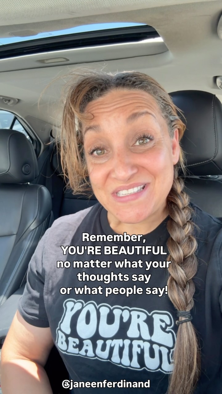 If you're seeing this, it's a sign from God that you're beautiful!
#YoureBeautiful #friday 🥰