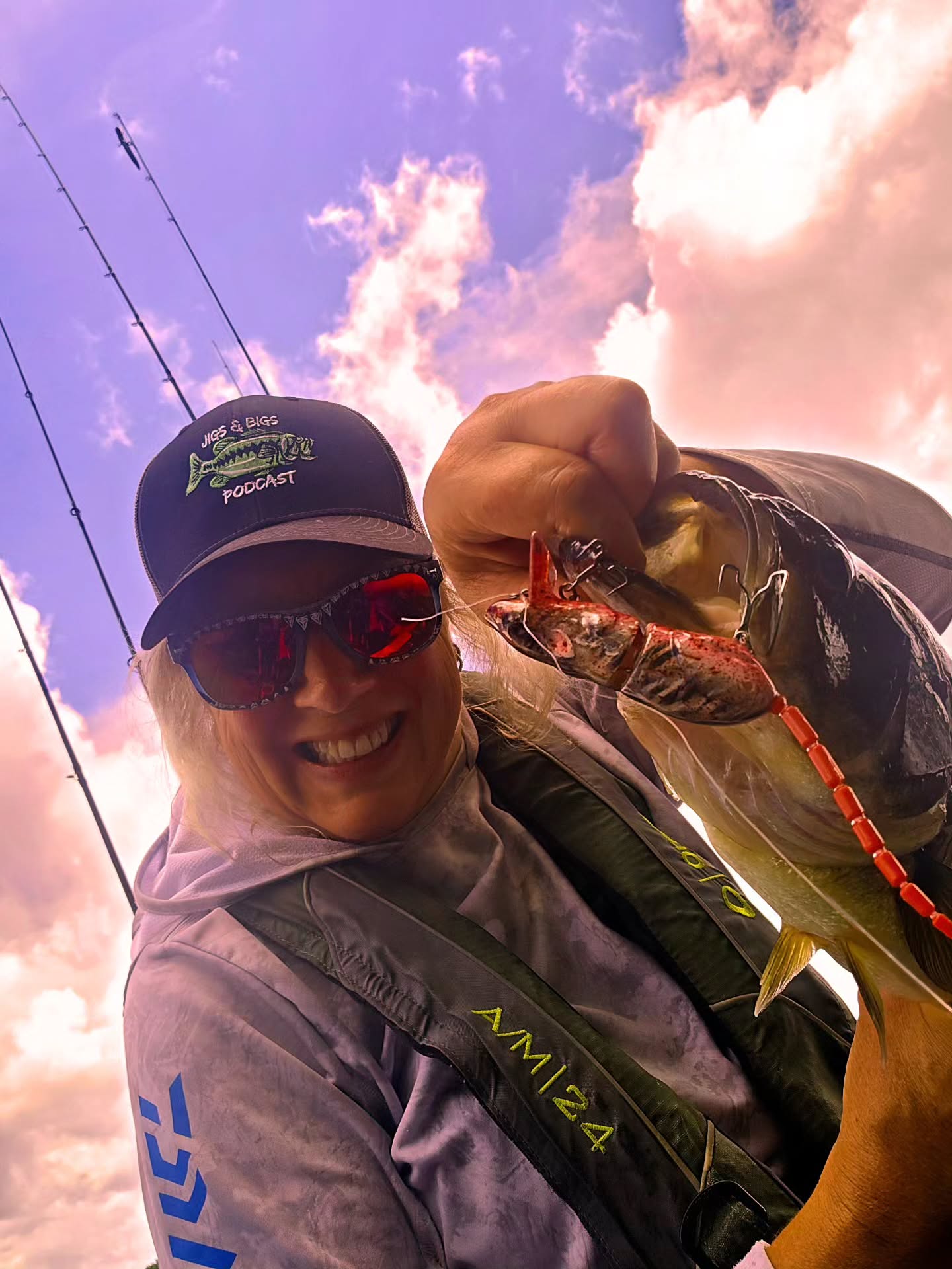 Oh Rats...π This one by Mickey over @forbittenbaits.
And don't mind my Shark Week glasses....I couldn't resist that design π ππ....But this pink RAT...π₯π
#bassfishing #ratfishing #forbitten #knockaround #FishNH
