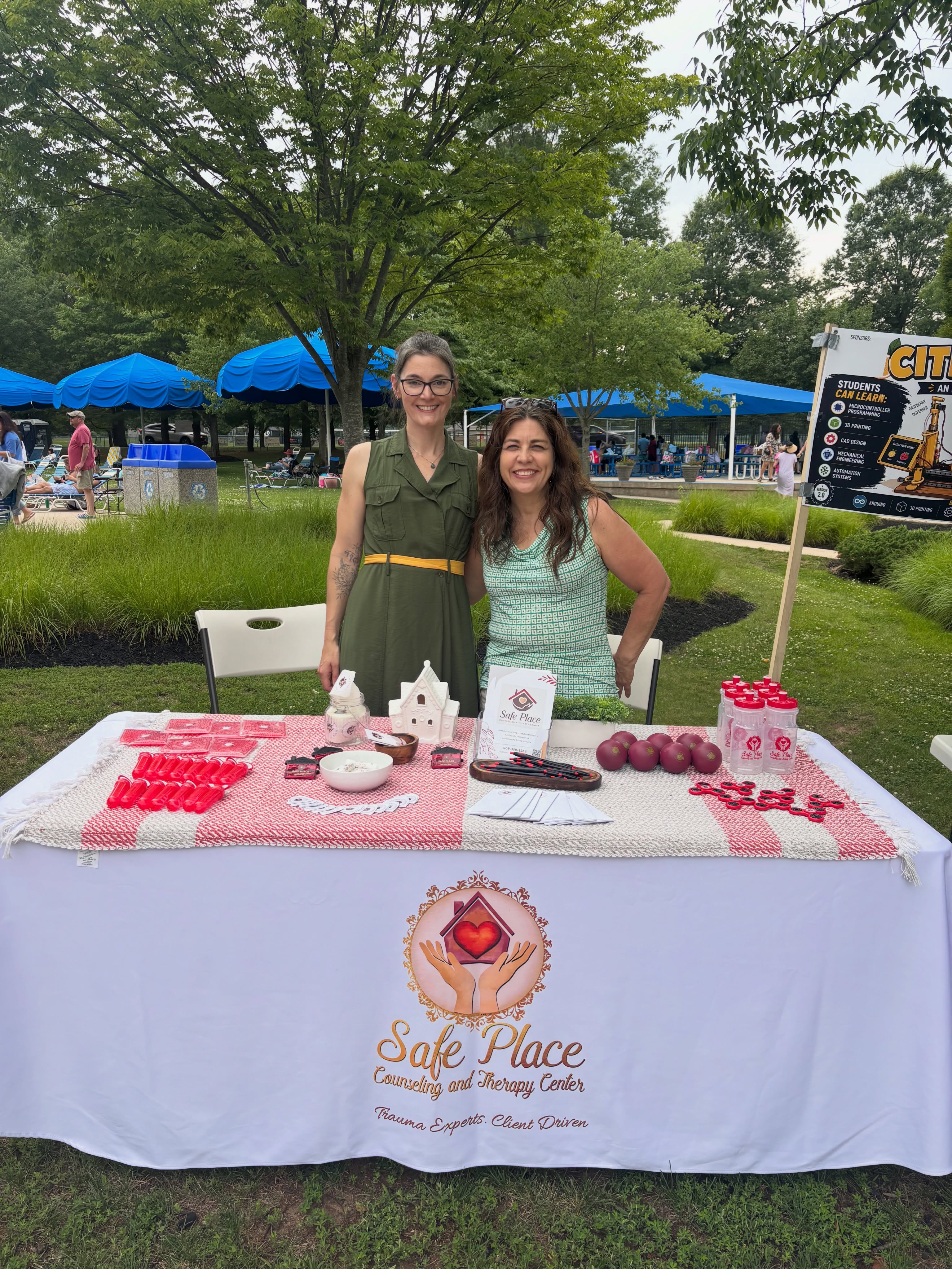 This past Friday, we had the honor of tabling at West Windsor’s Dive Into Summer event! We love meeting new members of our community and continuing to make our services accessible🤍
#mentalhealthawareness #therapy #safeplace #westwindsor #diveintosummer
