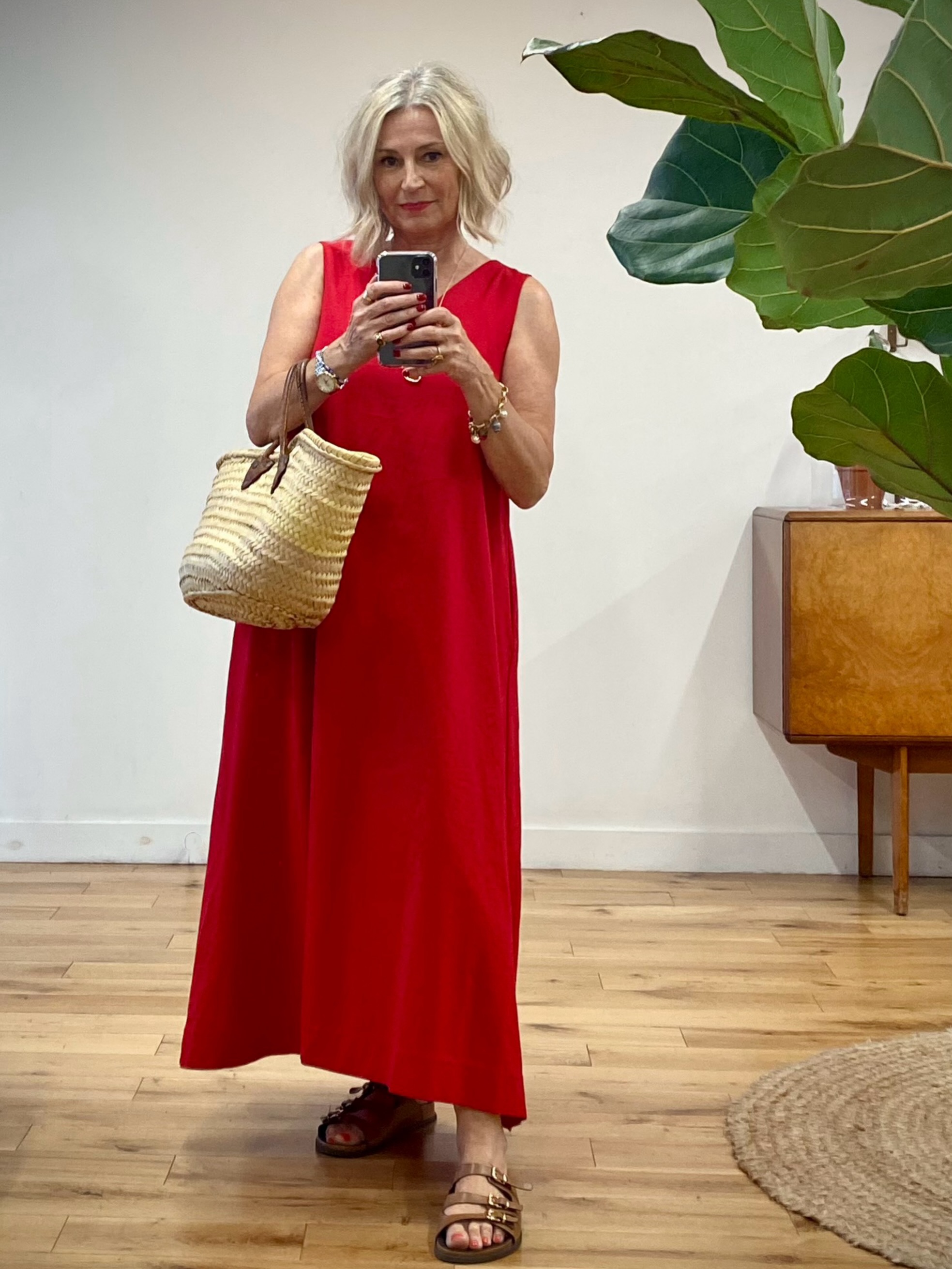 Absolutely loving this weather 🌶️ ♥️
Xx
.
.
.
.
.
Red dress summer holidays summer style wear the dress styling for the heat personal stylist colour analysis the power of colour mood