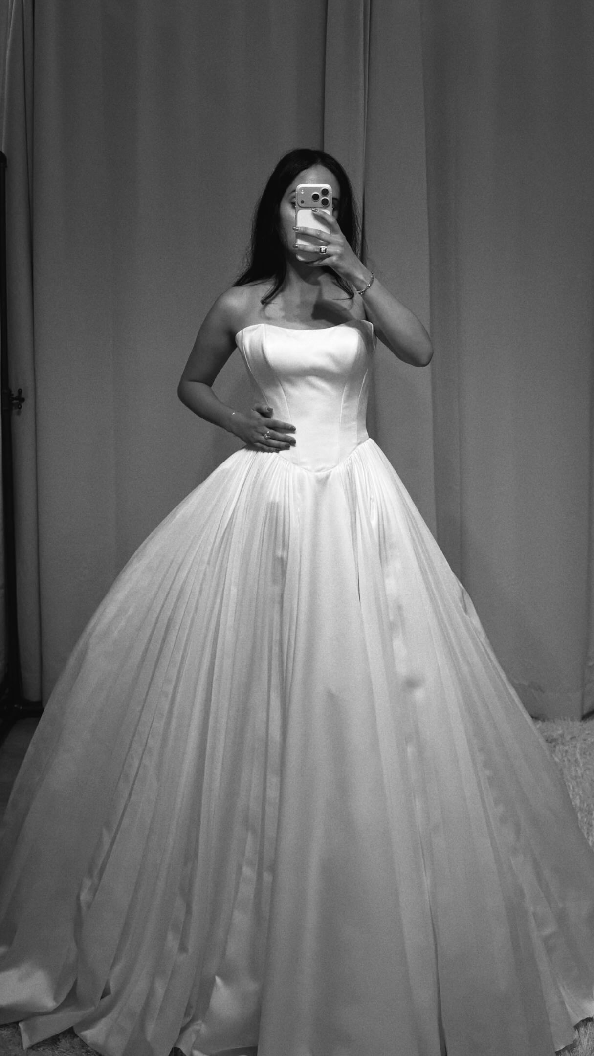 Architectural pleats, clean lines, & understated satin for the modern bride. Classic structure and modern textures are it for 2026/ 2027 bridal style đ¤
Meet our newest arrival, an exclusive gown by Charlie Autumn only at Amanda Ritchey Bridal Loft in Annapolis, MD.
/
wedding dress inspiration